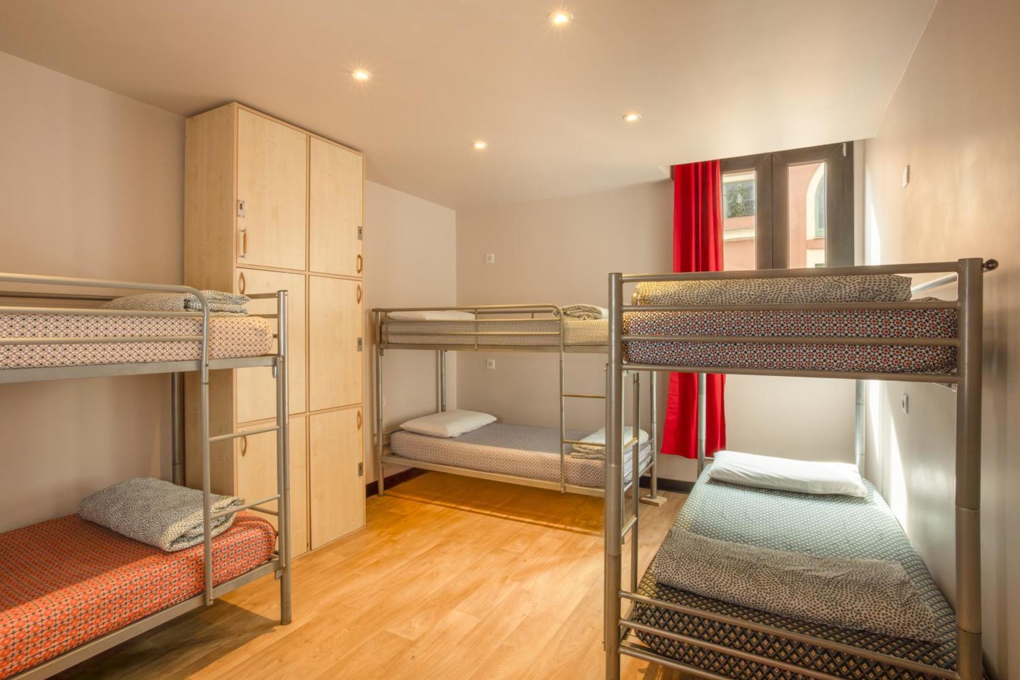 Bed in 6-Bed Mixed Dormitory Room