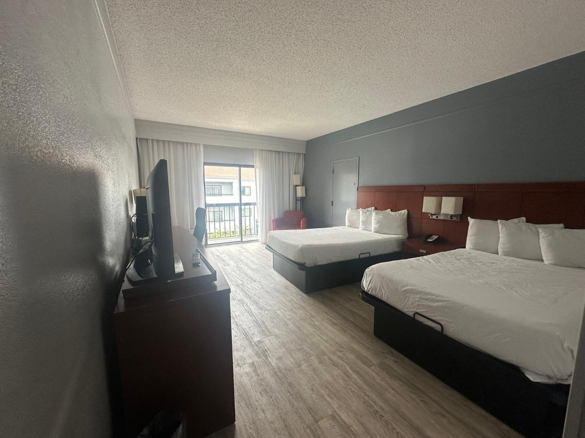 Double Room with Two Double Beds - Non-Smoking
