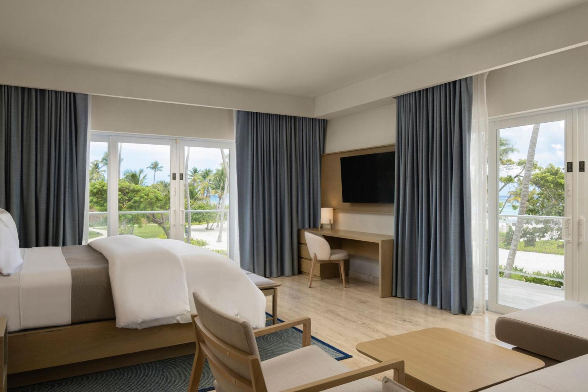 Junior Suite, Junior Suite, 1 King, Ocean view