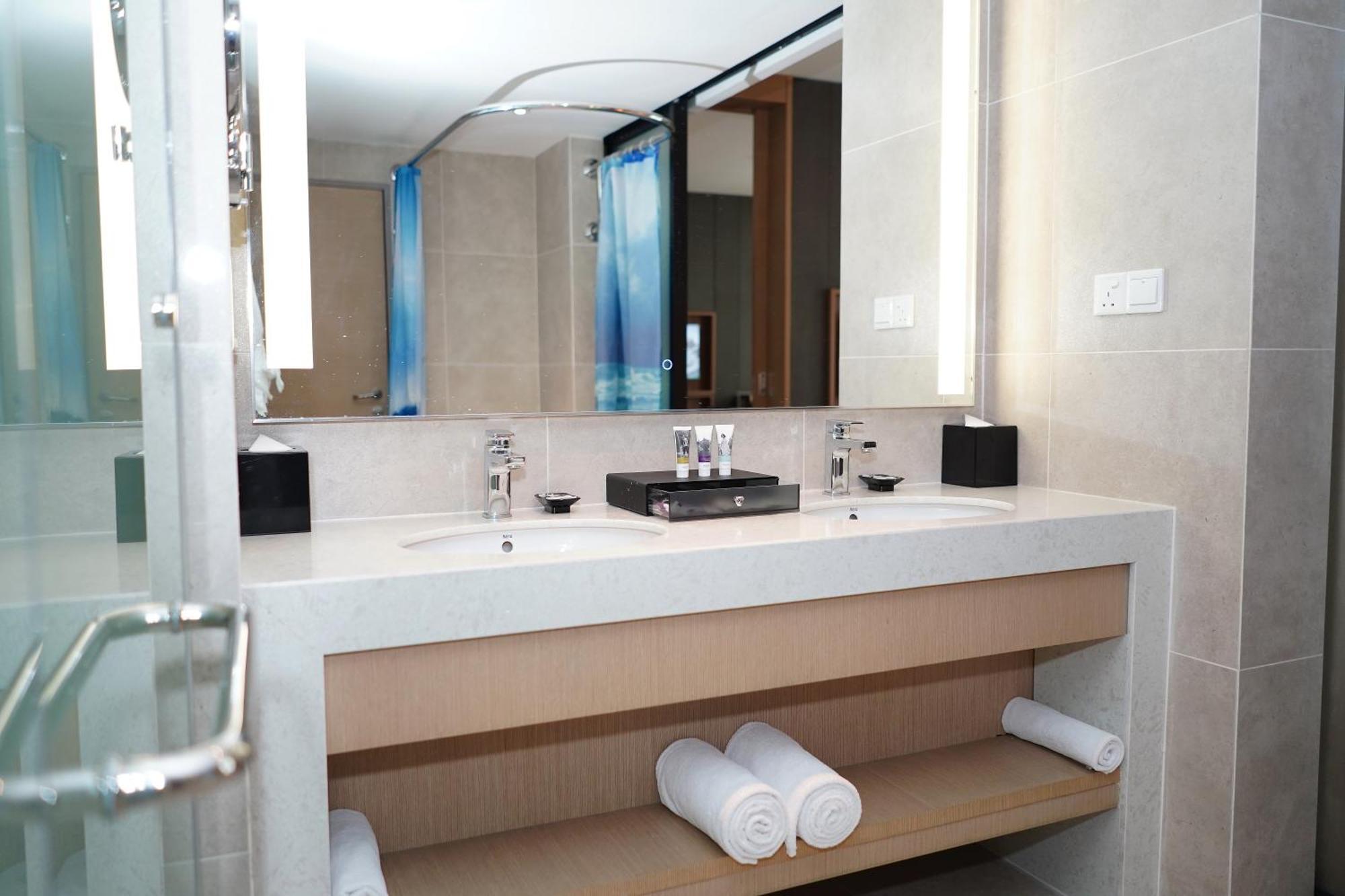 Suite, 1 Queen-Size Bed