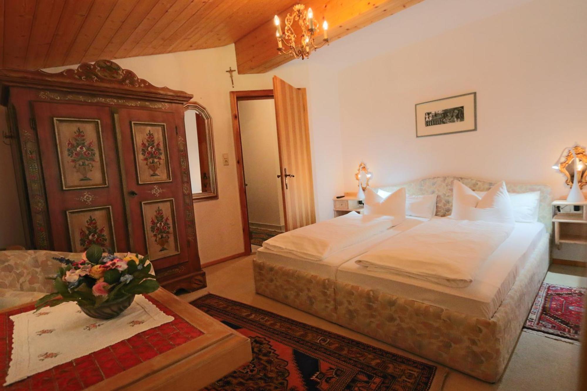 Two-Bedroom Apartment with Mountain View