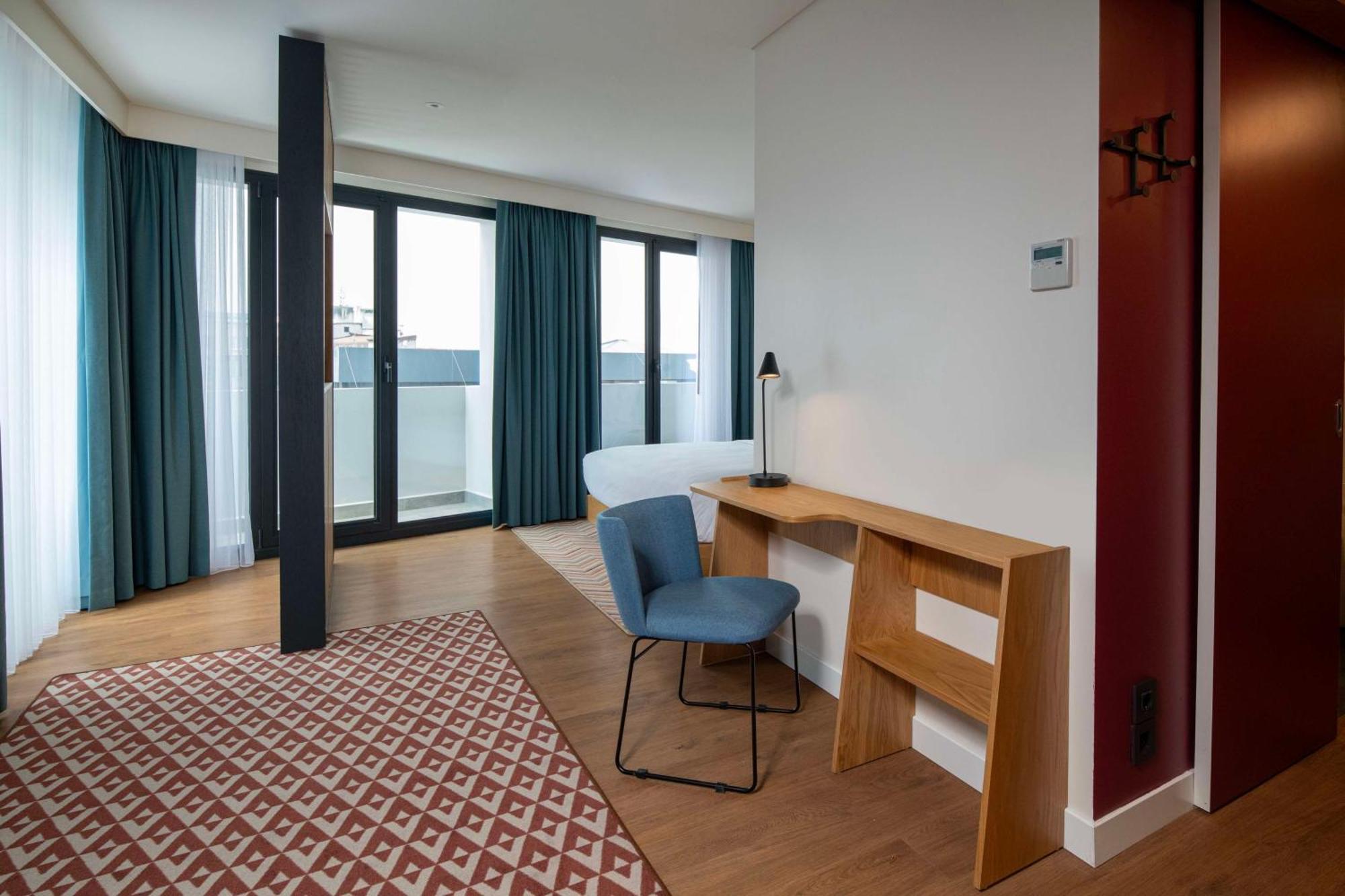 King Room with Sofa Bed - Non-Smoking