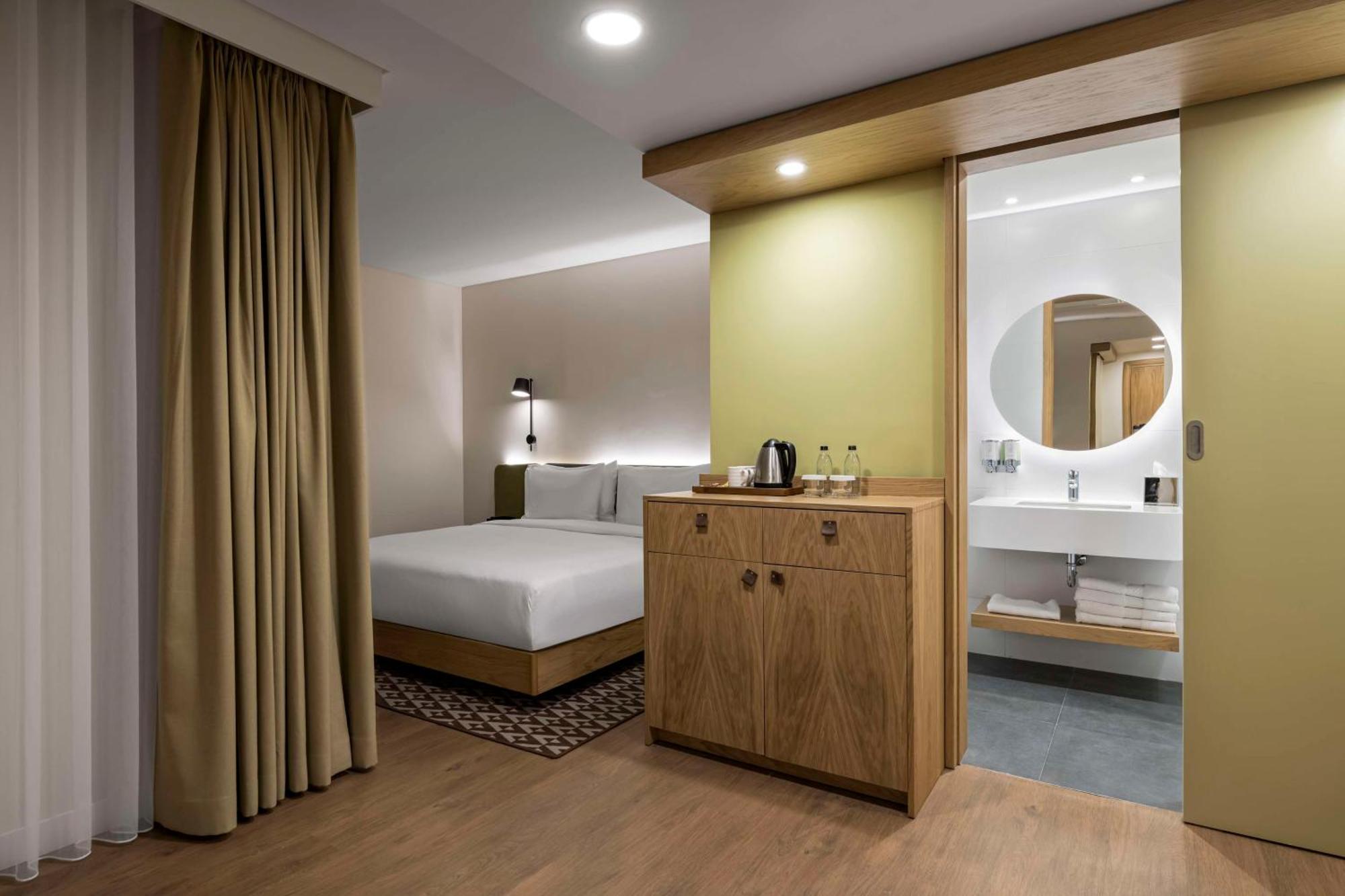 Superior King Room - Non-Smoking