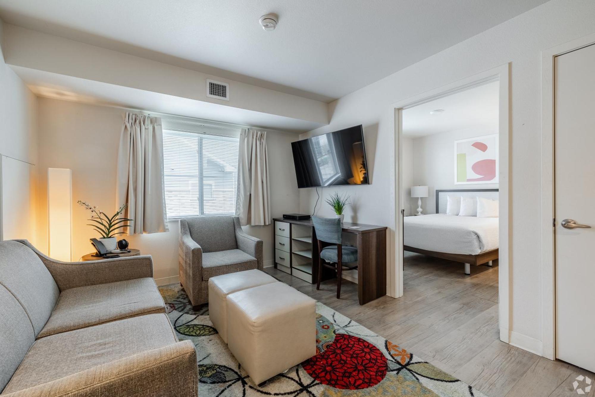 One Bedroom Suite - Queen Bed