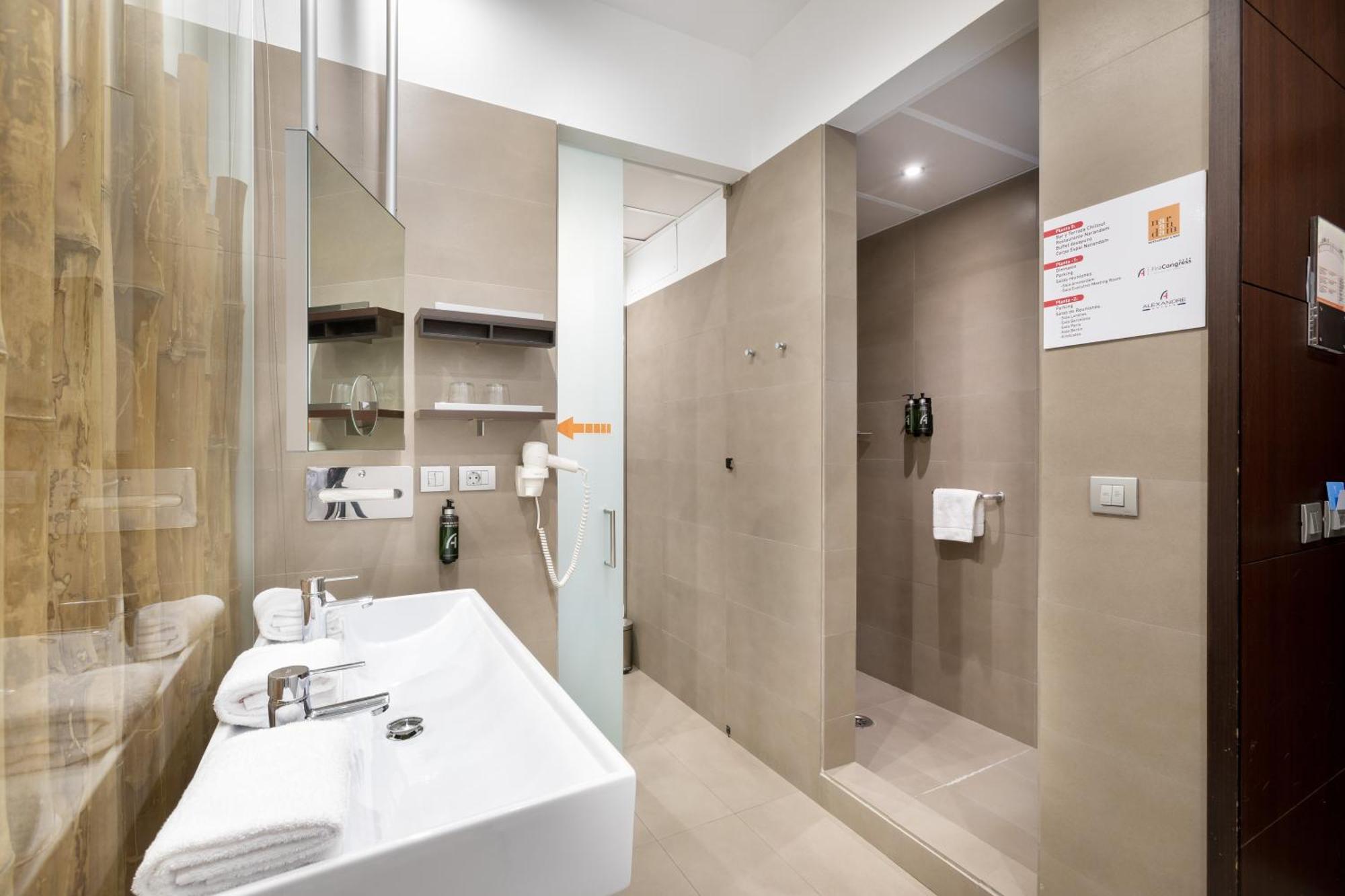 Elegance Triple Room