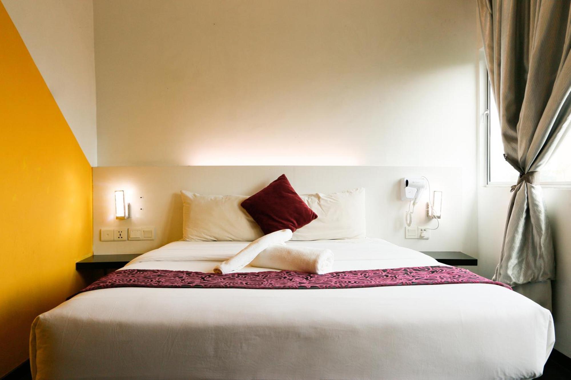 Deluxe Queen Room