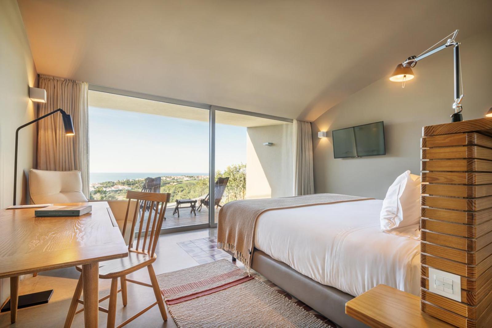 Deluxe Double Room with Balcony and Sea View