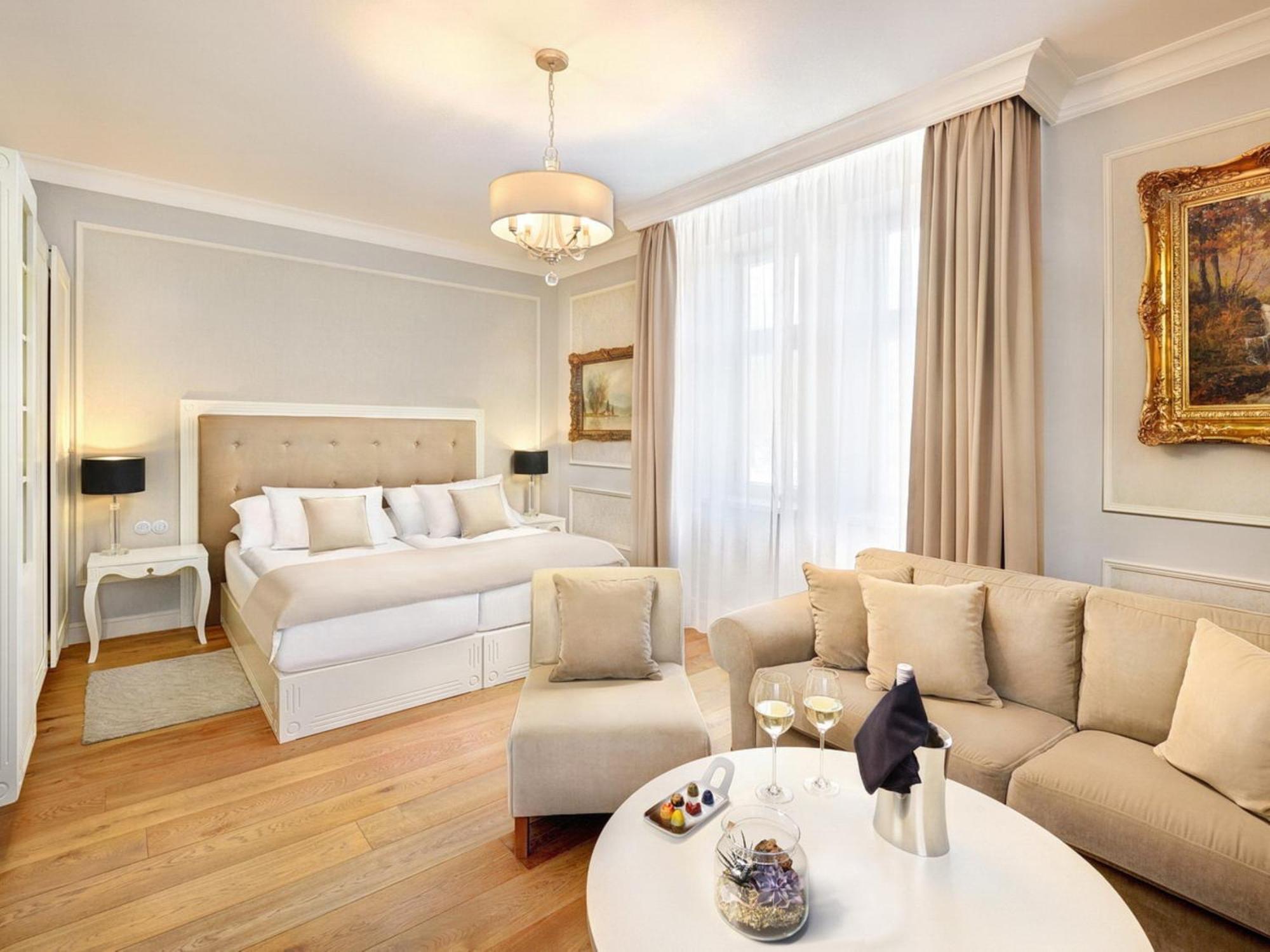 Historical Classic Suite