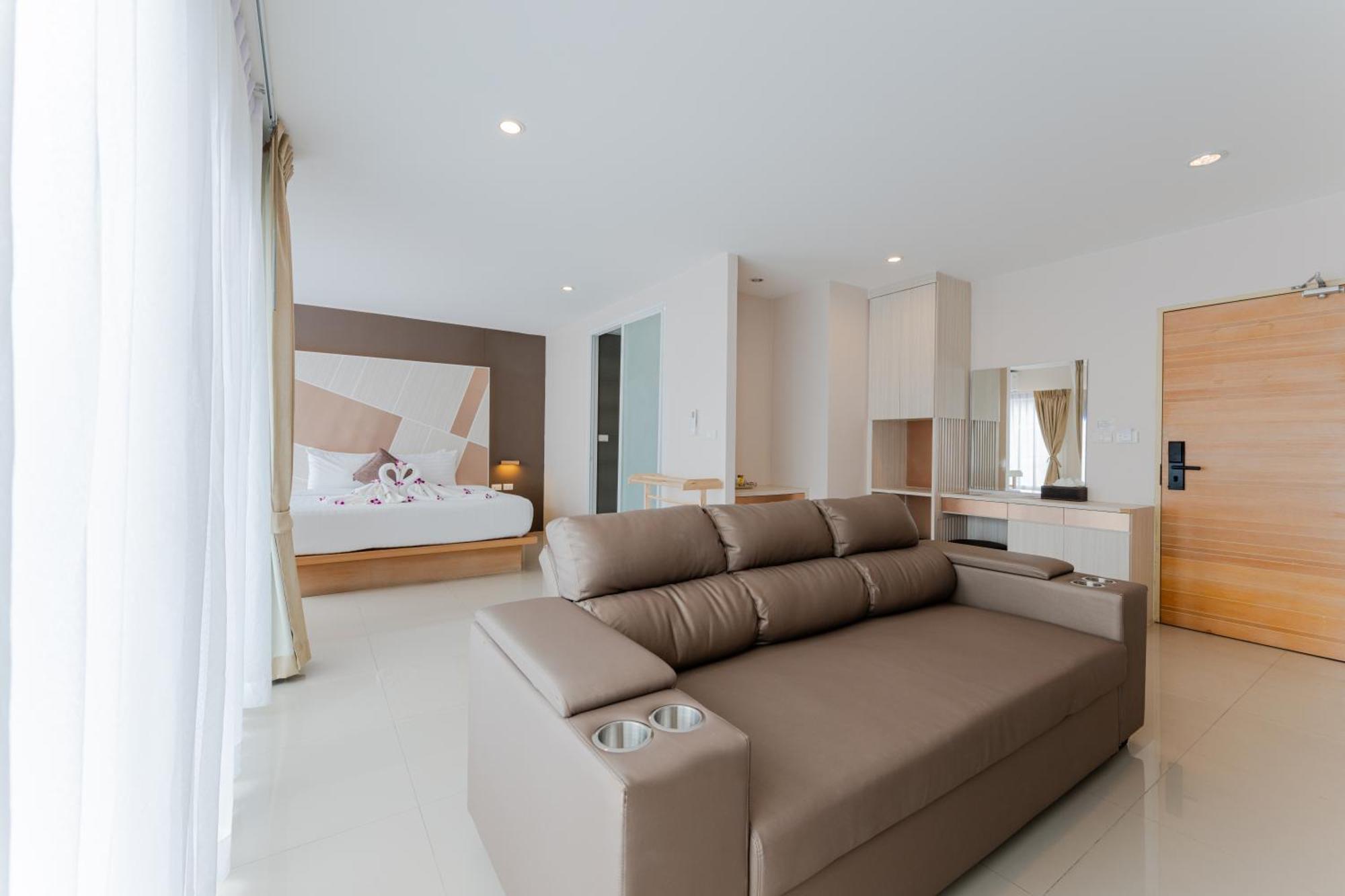 Studio with Spa Bath