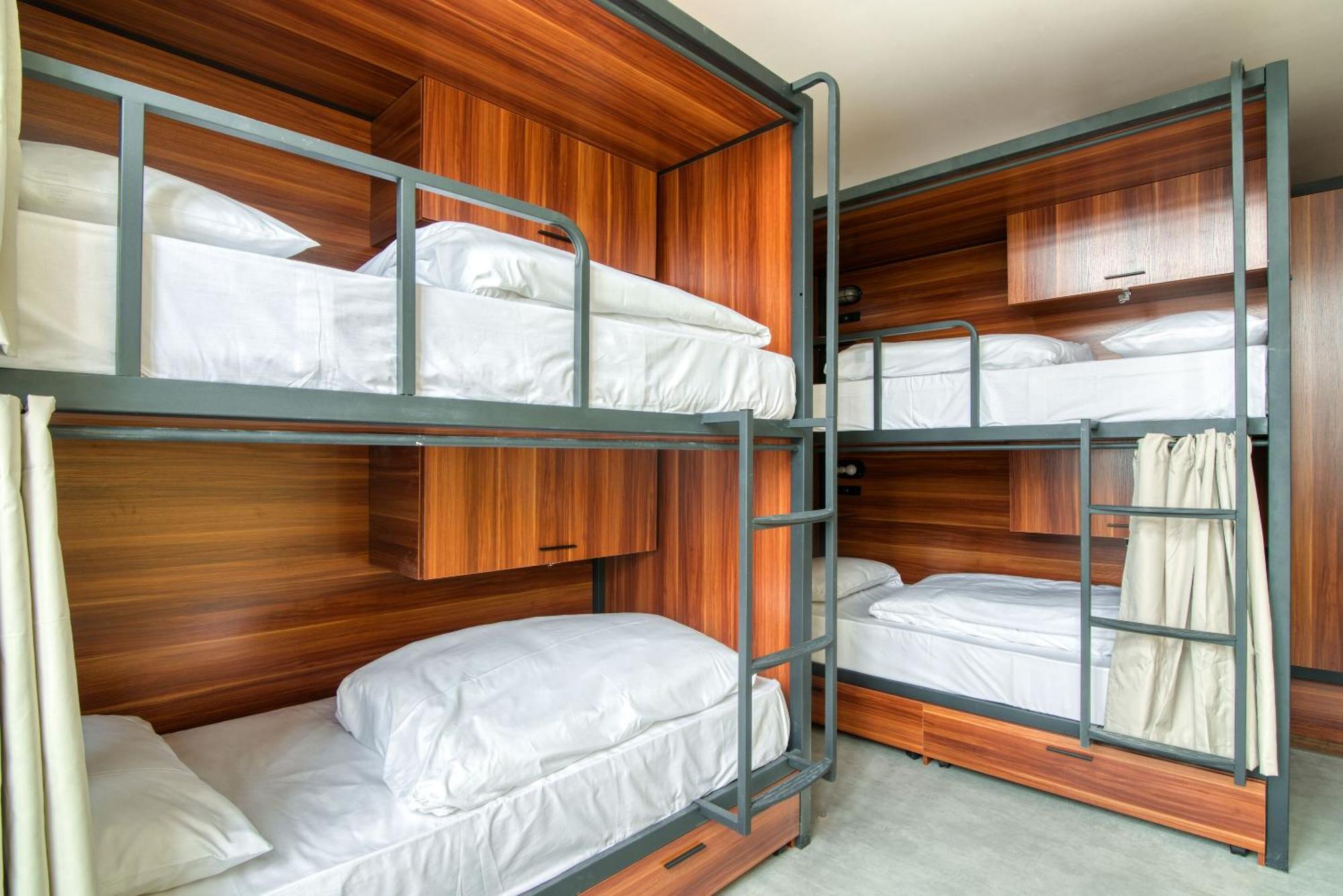 Bed in 10-Bed Mixed Dormitory Room