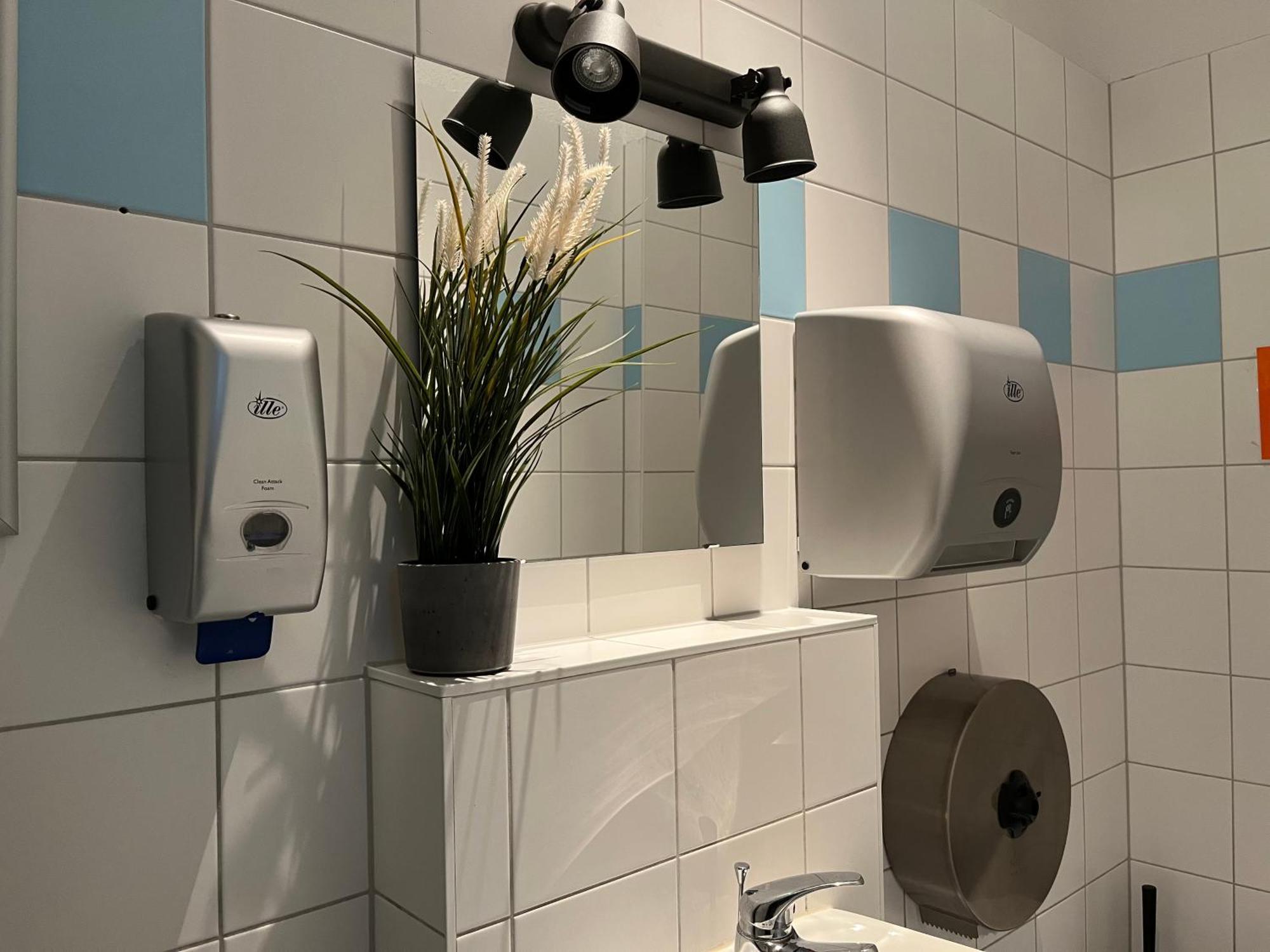 Standard Twin Room with Shared Bathroom