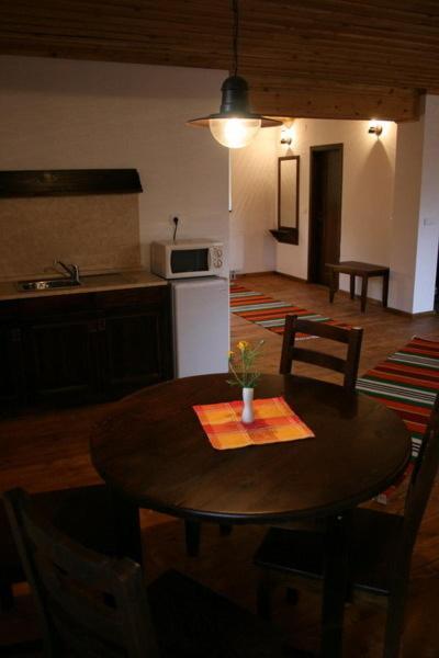 Studio (3 Adults)