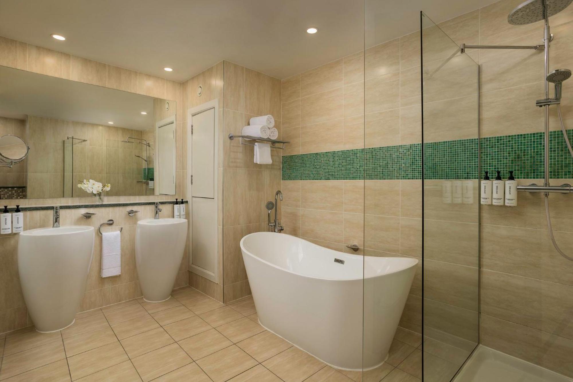 Junior King Suite