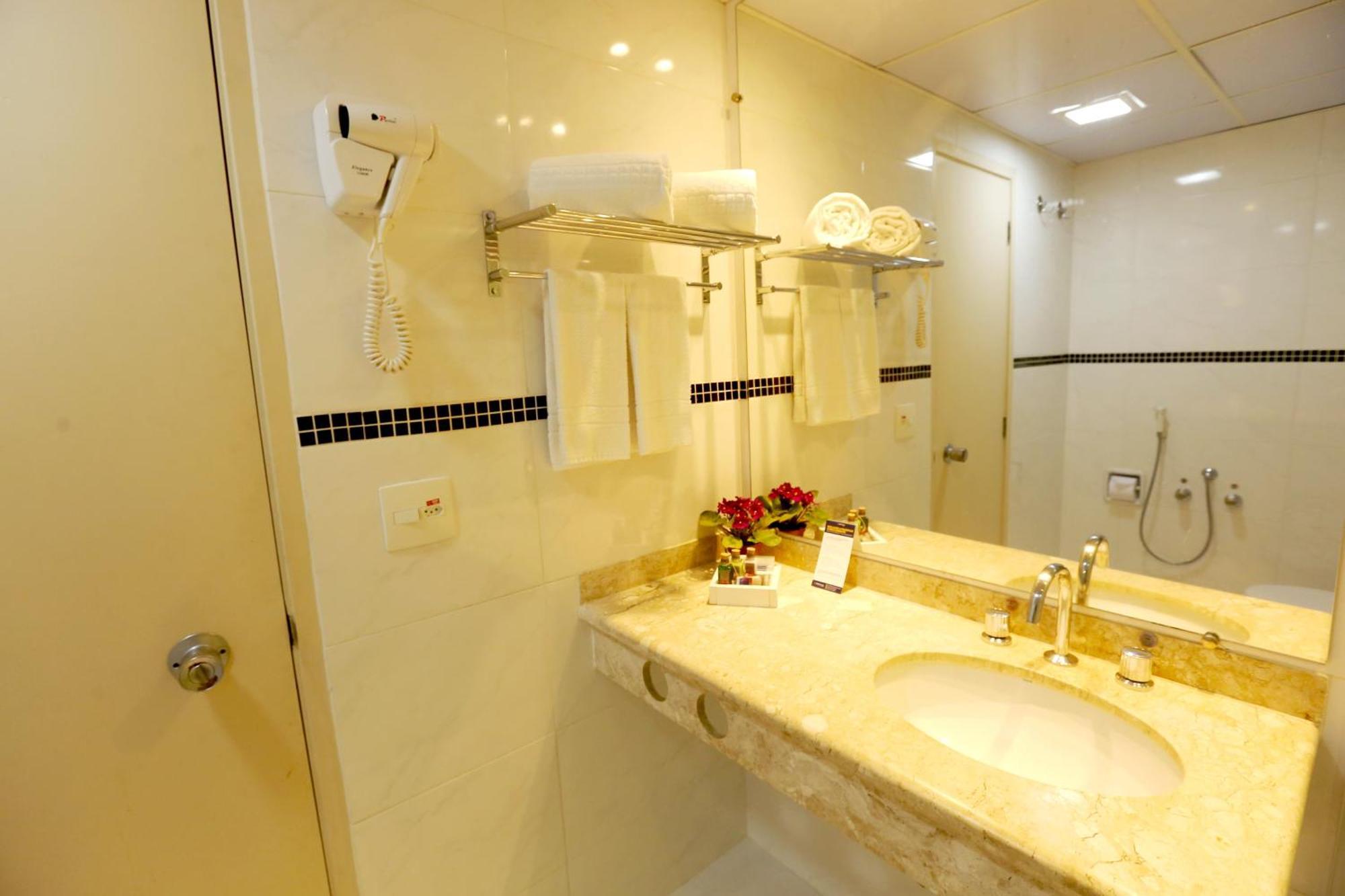 Deluxe Suite With Queen Bed