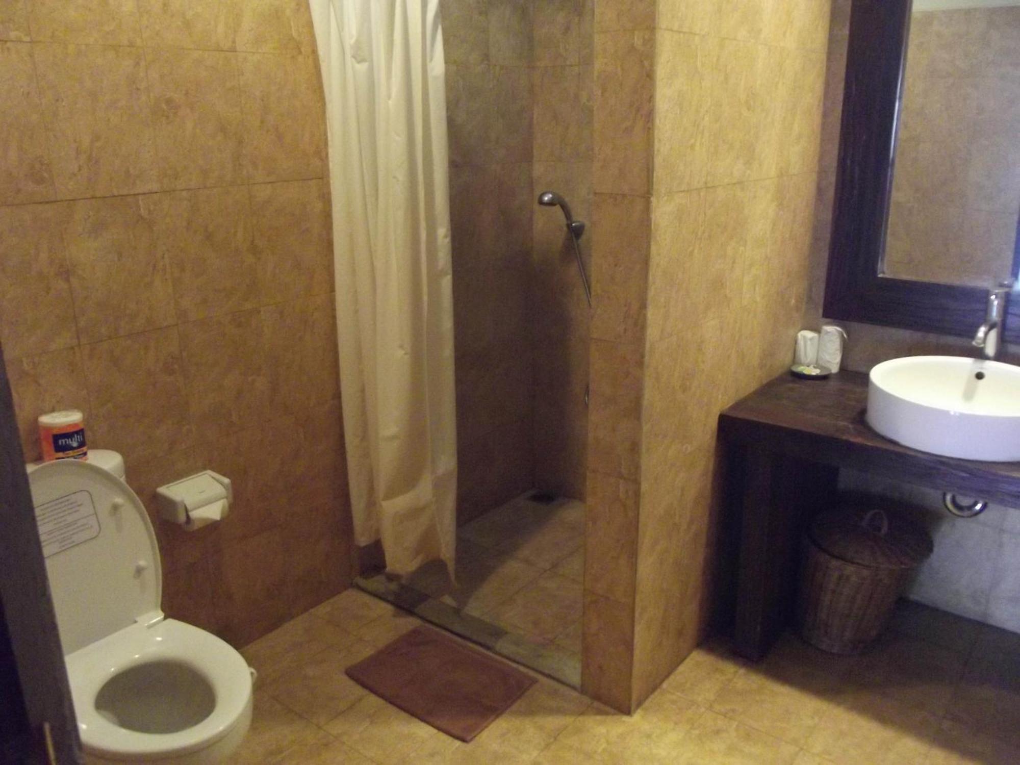 Honeymooner Room