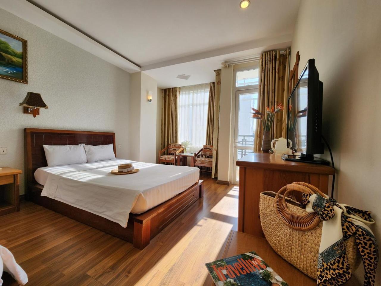 Twin Room with Private Bathroom