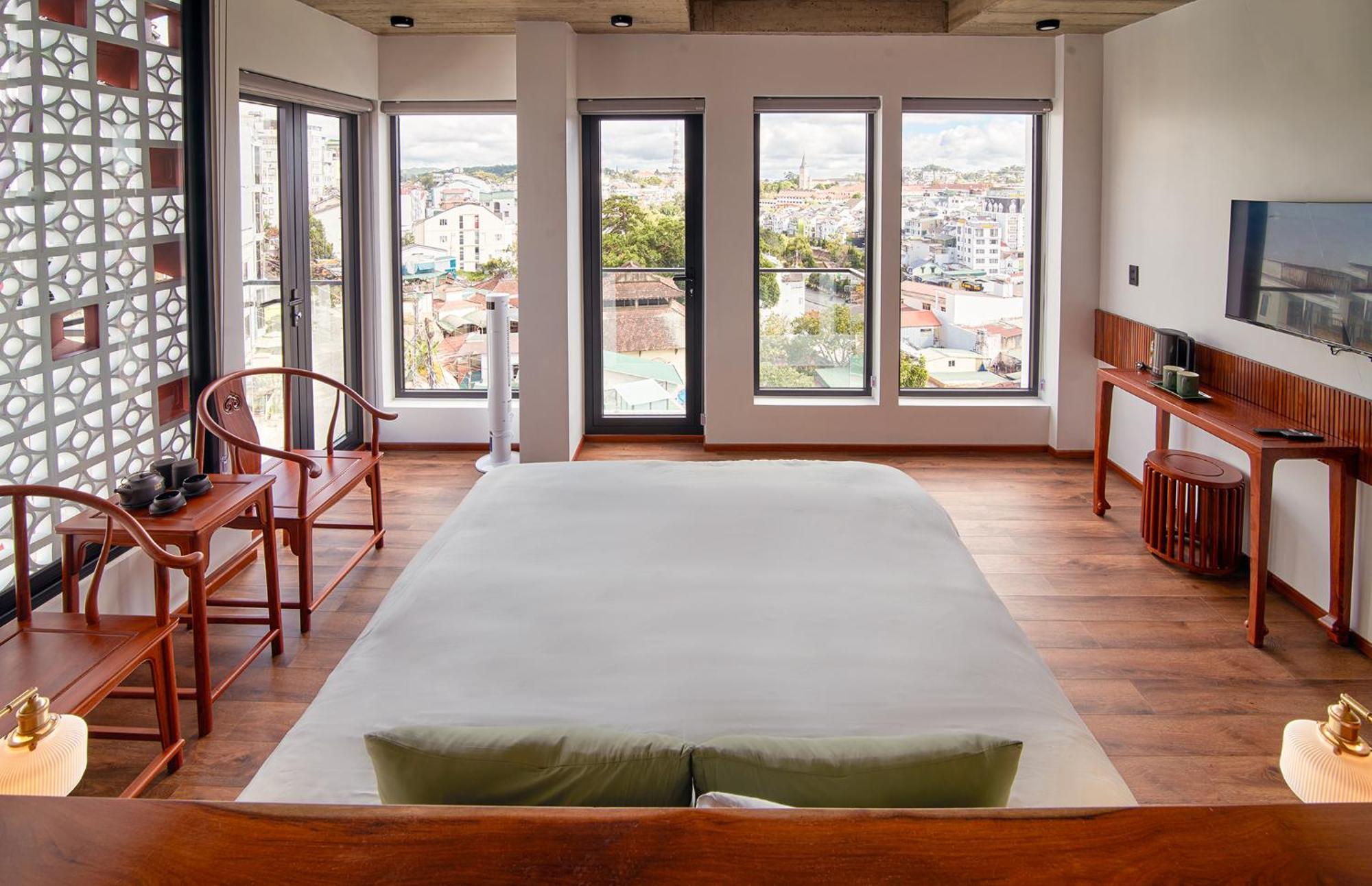 Suite with City View