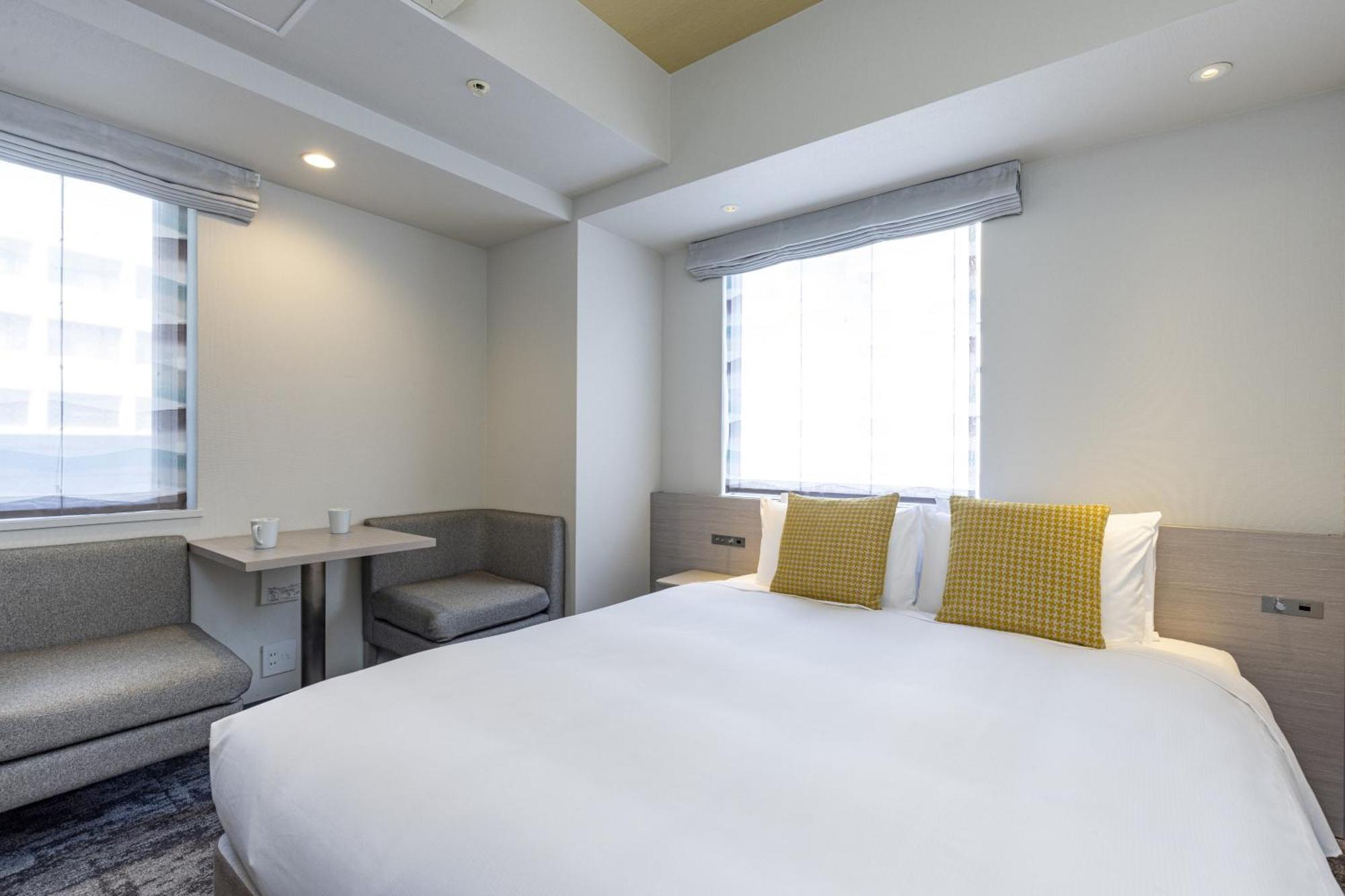 Residential Double  Room with Queen Bed and In-room Washer-Dryer 1-2Adult