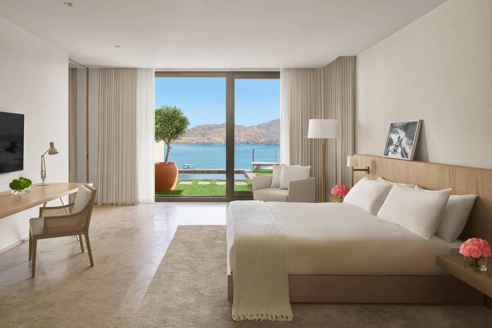 Superior One-Bedroom King Suite with Private Pool