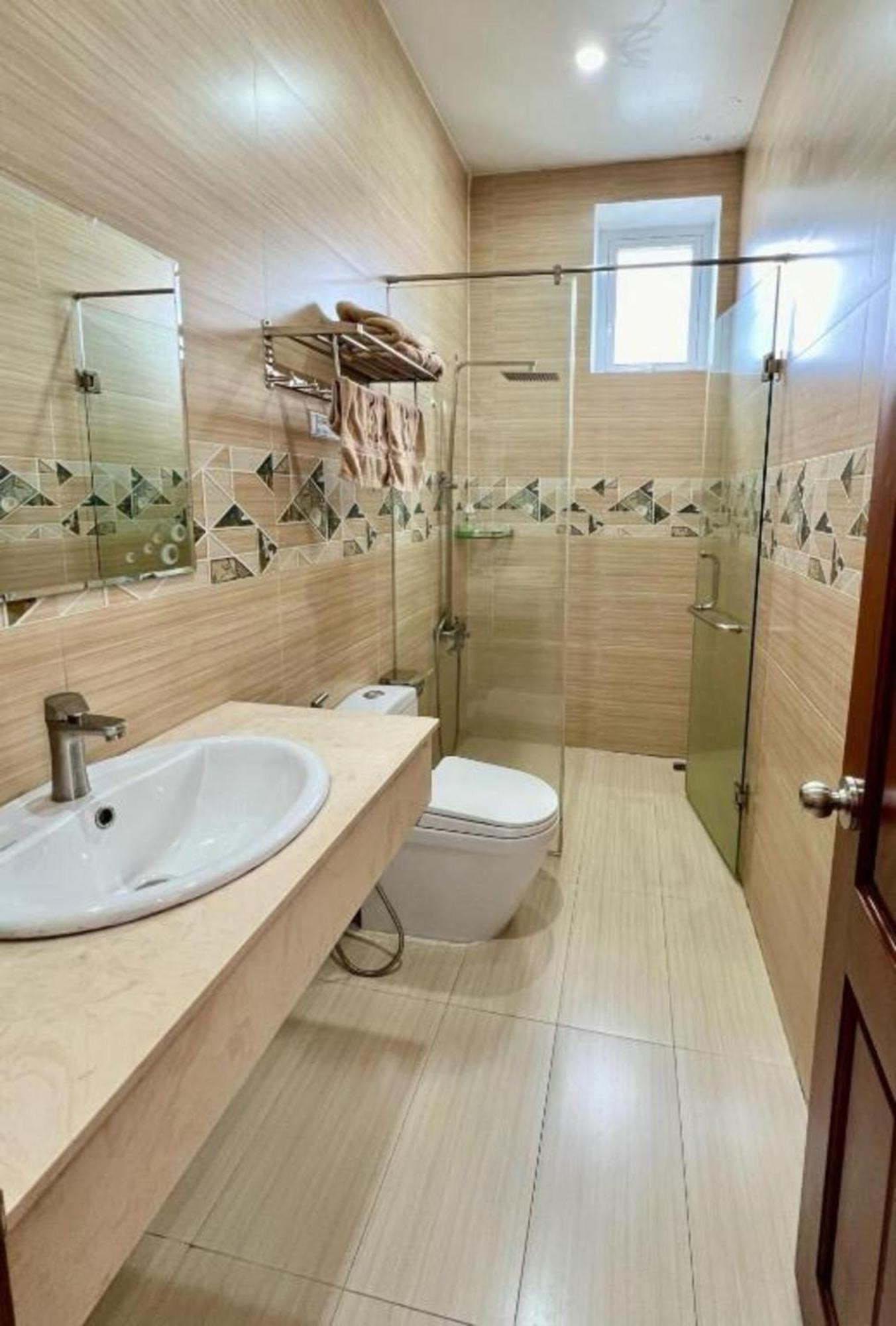 Deluxe Room (2 Adults + 1 Child)