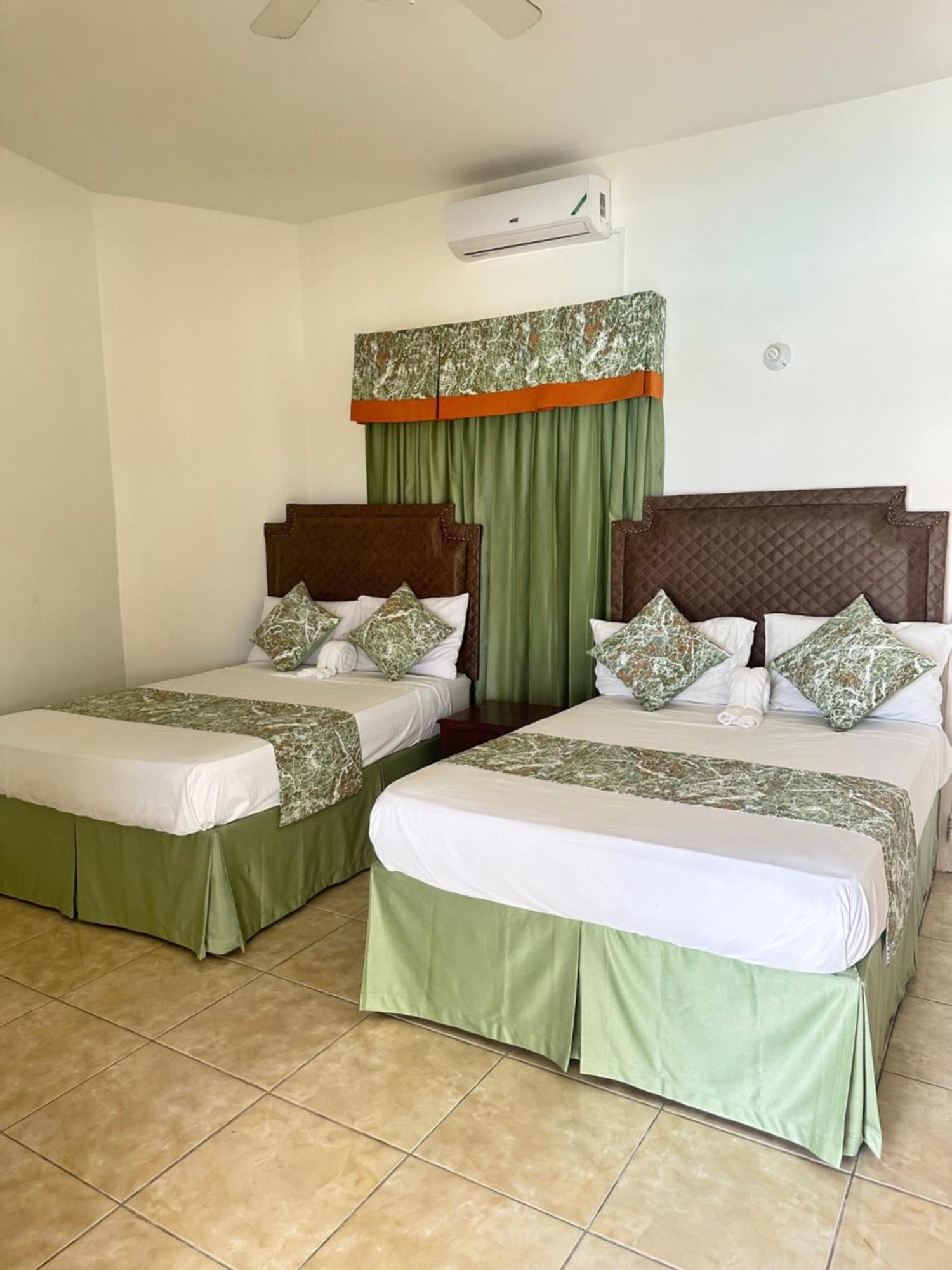 Double or Twin Room with Sea View
