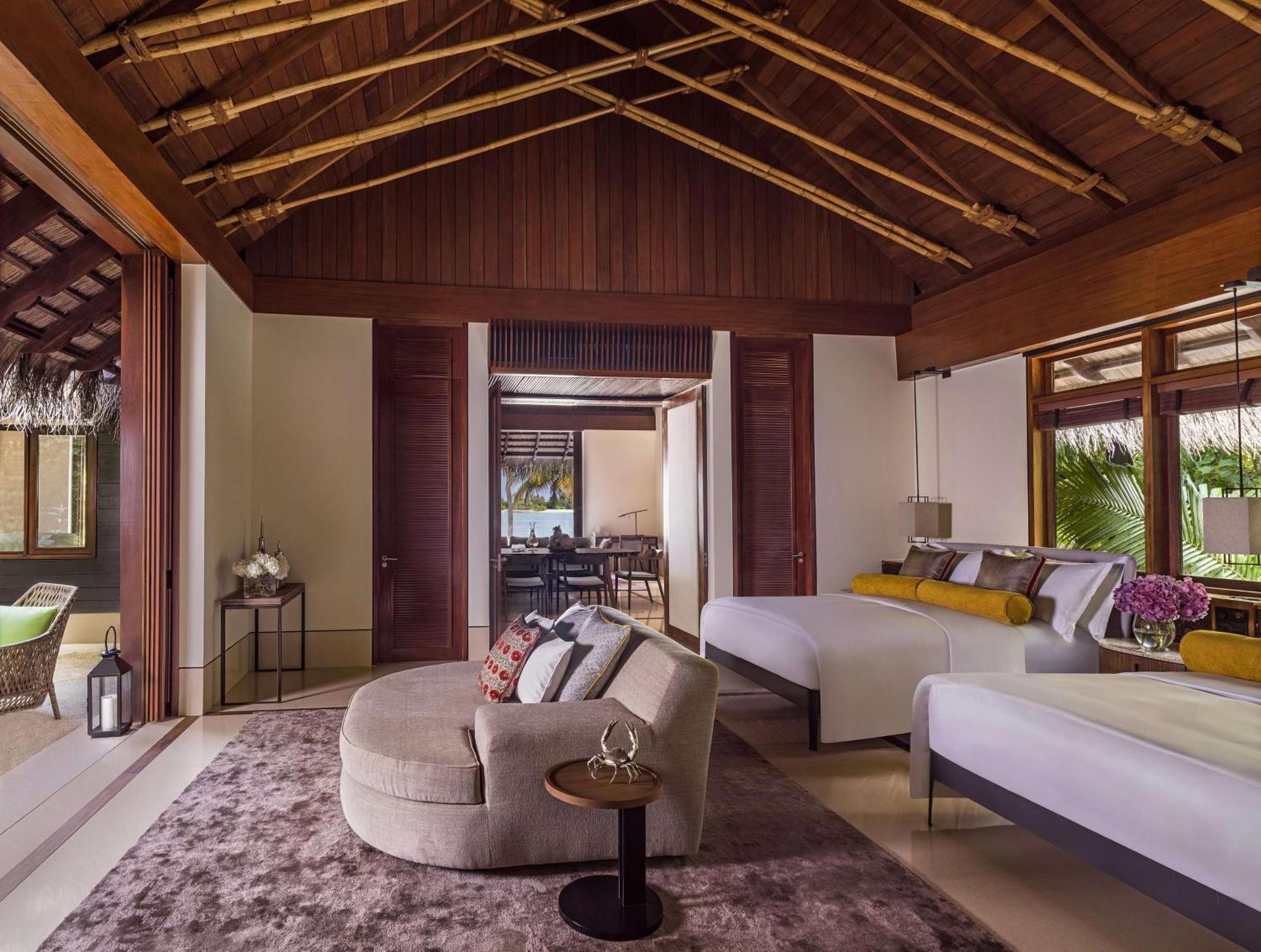 Three Bedroom Grand Sunset Residence with Pool