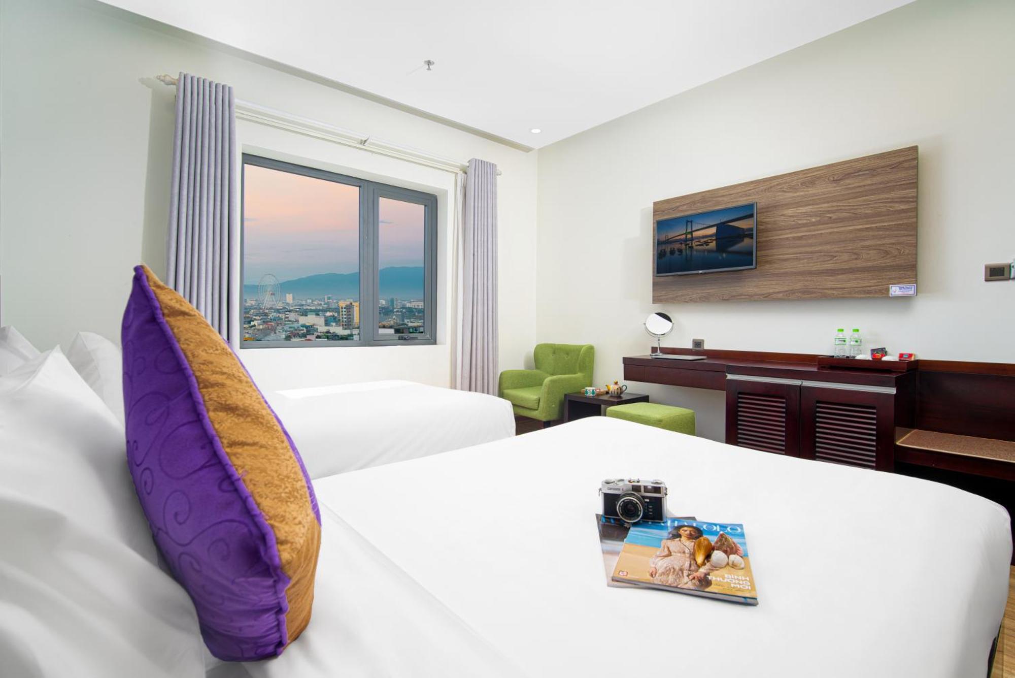 Twin Room with City View