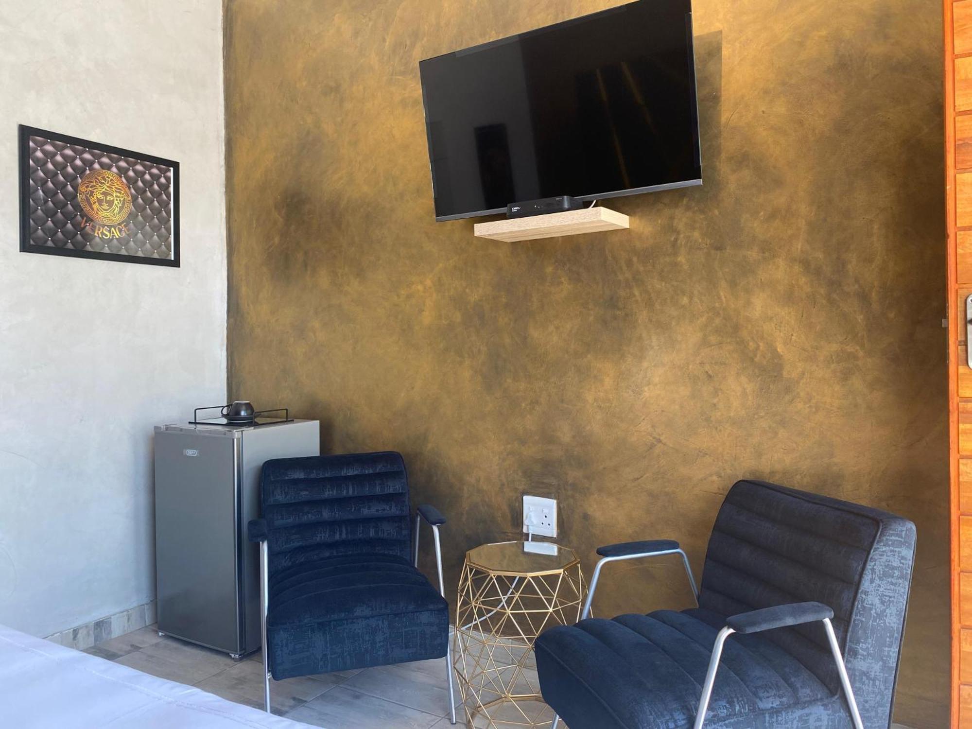 Deluxe Suite