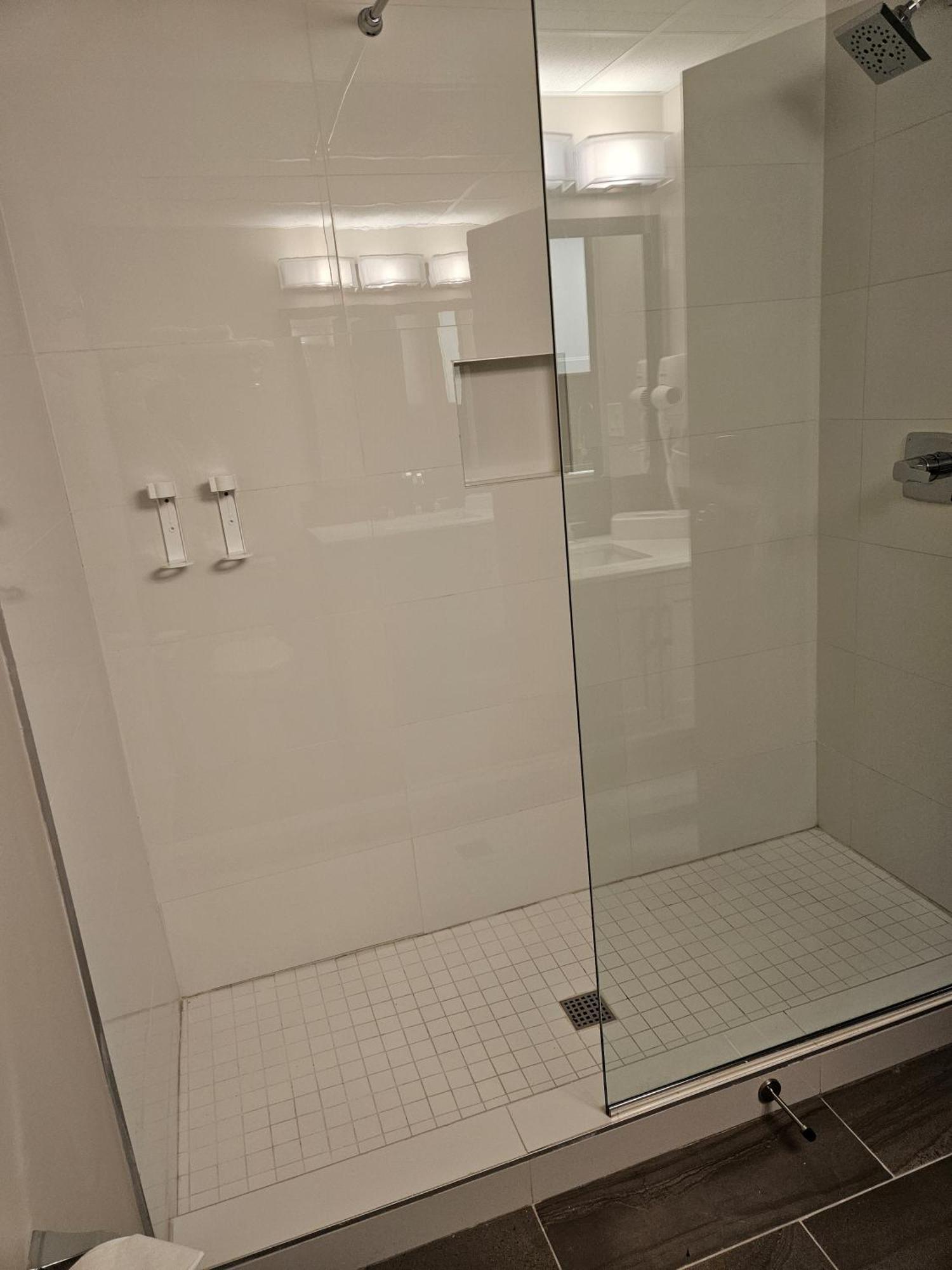 Efficiency King Room with Kitchen - Non-Smoking