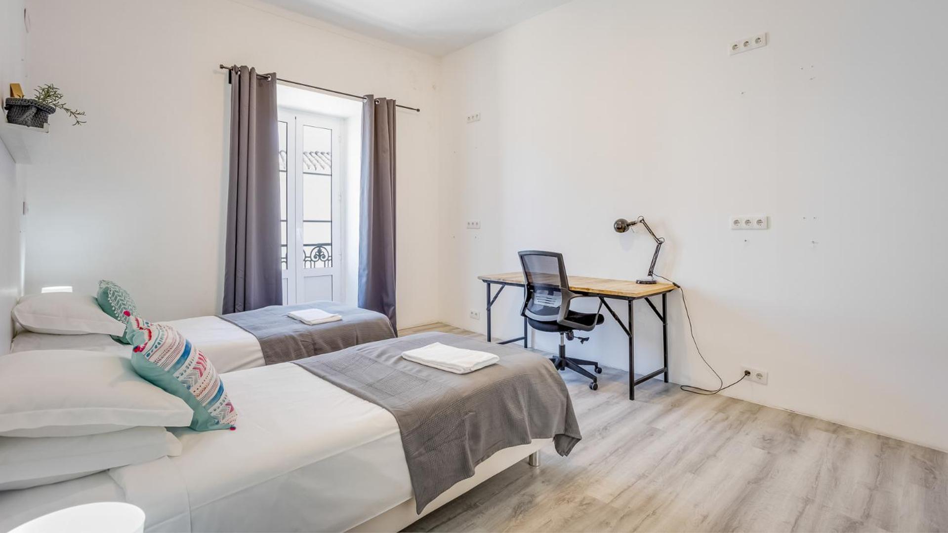 Single Room with Shared Bathroom