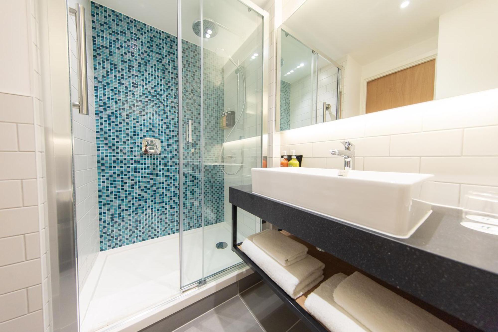 Standard Twin Room with Two Single Beds - Top Floor
