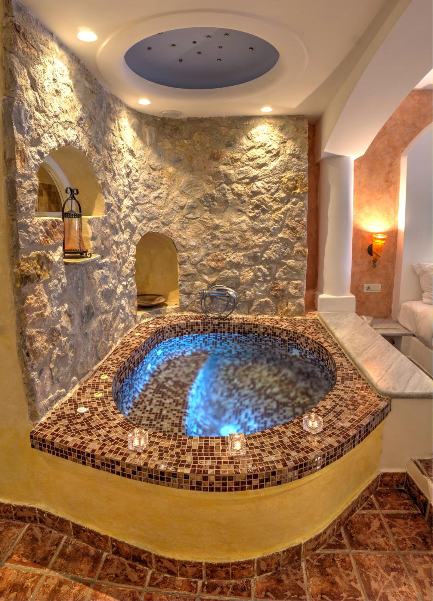 Senior Suite with Spa Bath and Caldera View