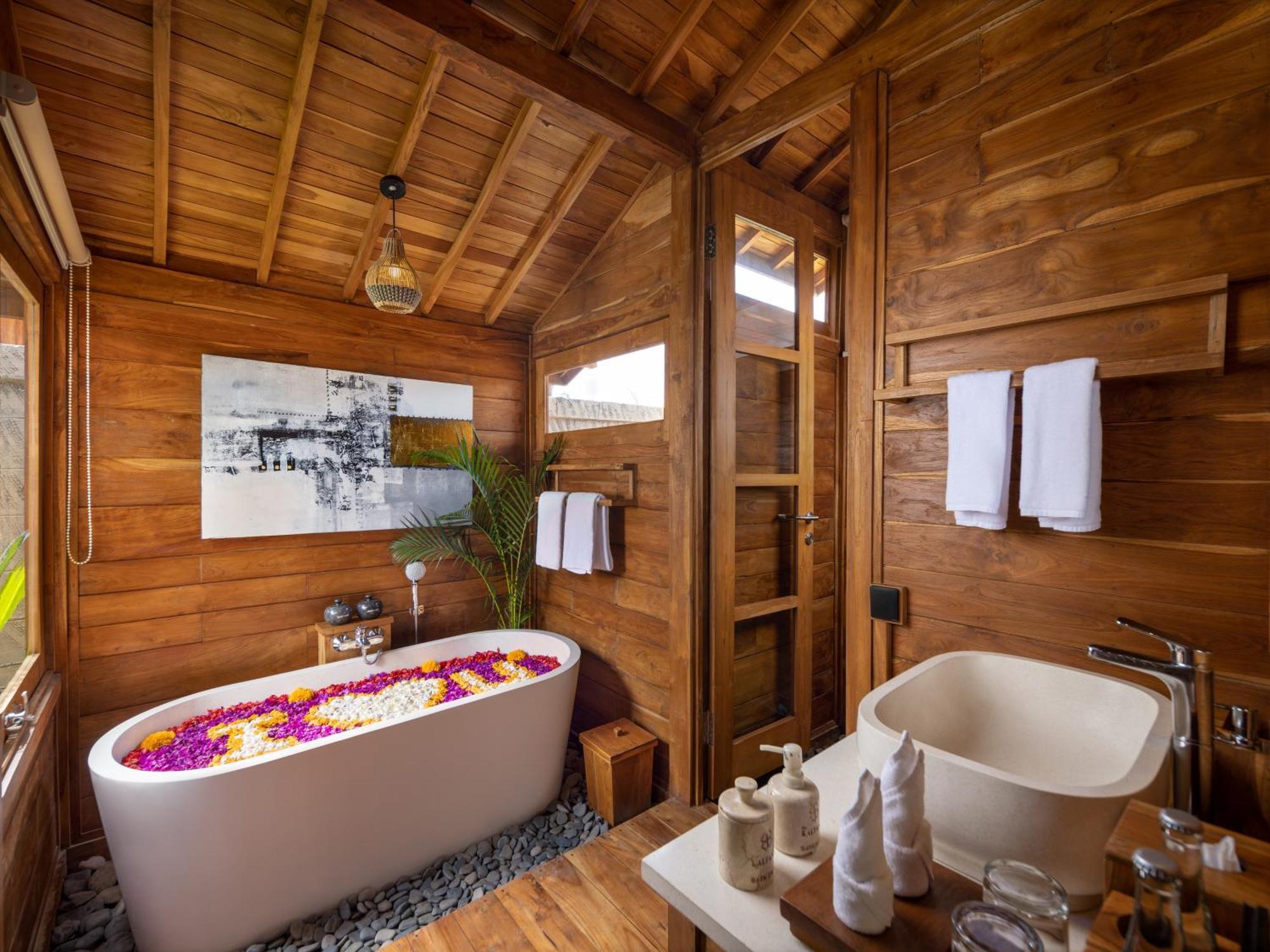 One-Bedroom Wooden Pool Villa with Rice Field View