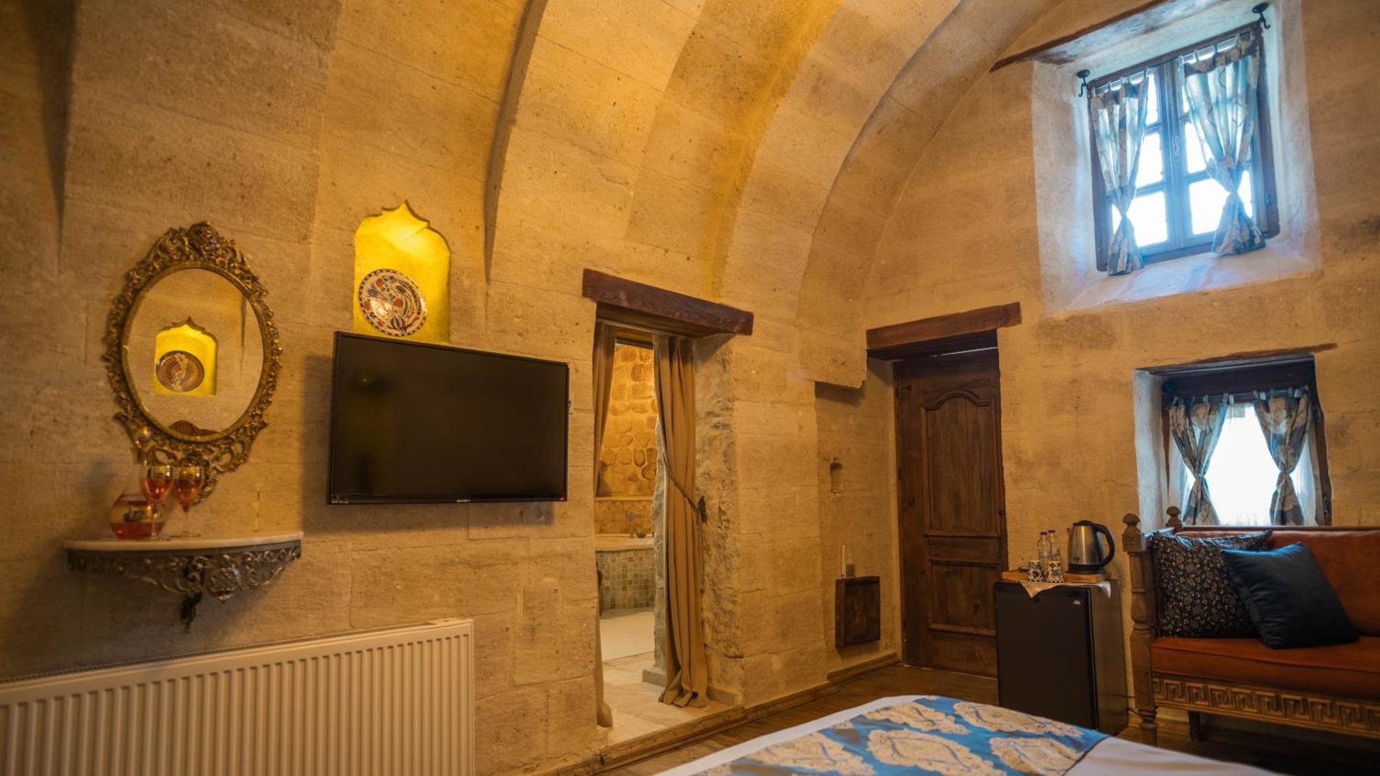 King Suite with Spa Bath