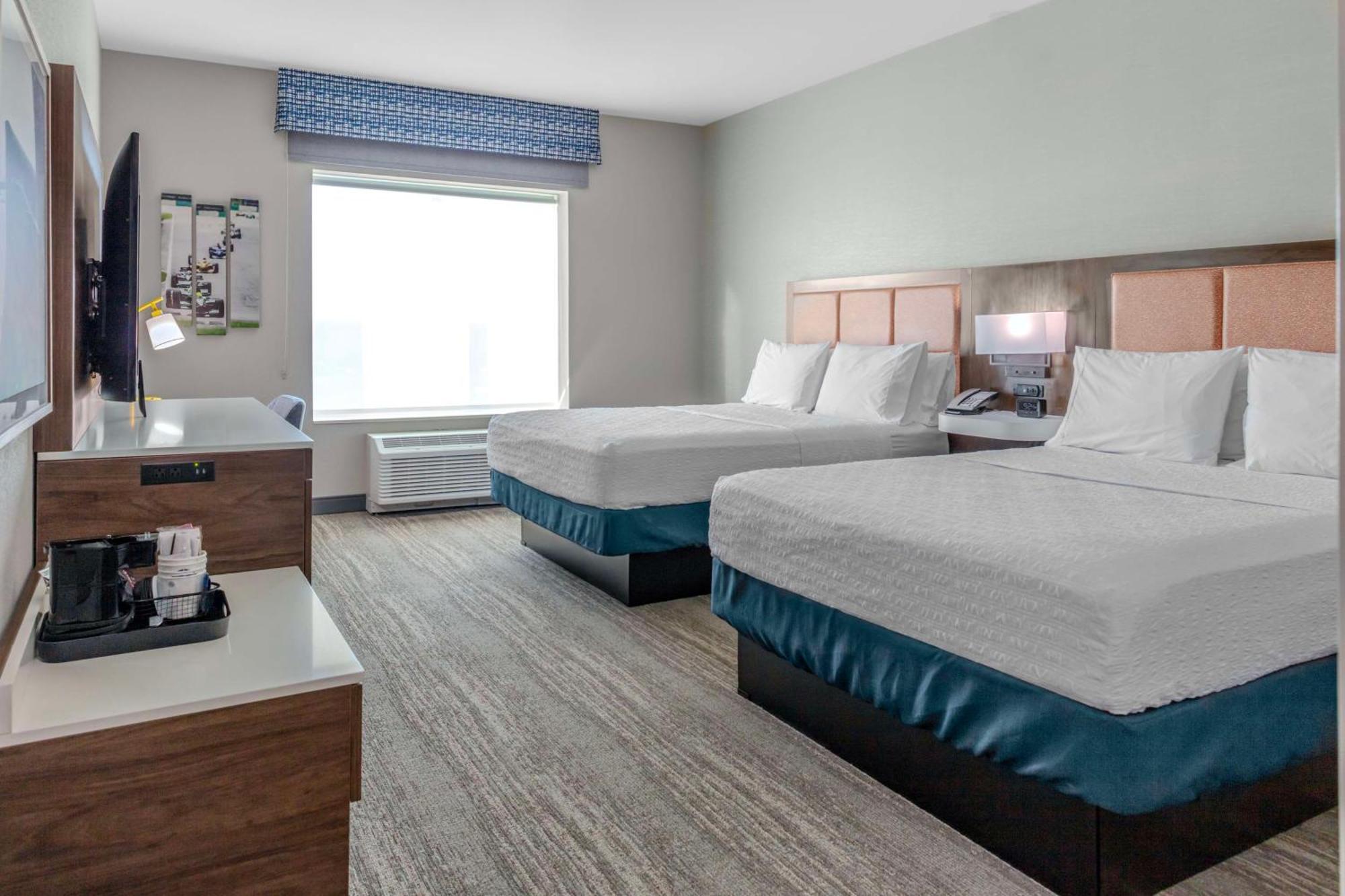Queen Room with Two Queen Beds and Bath Tub - Mobility and Hearing Access