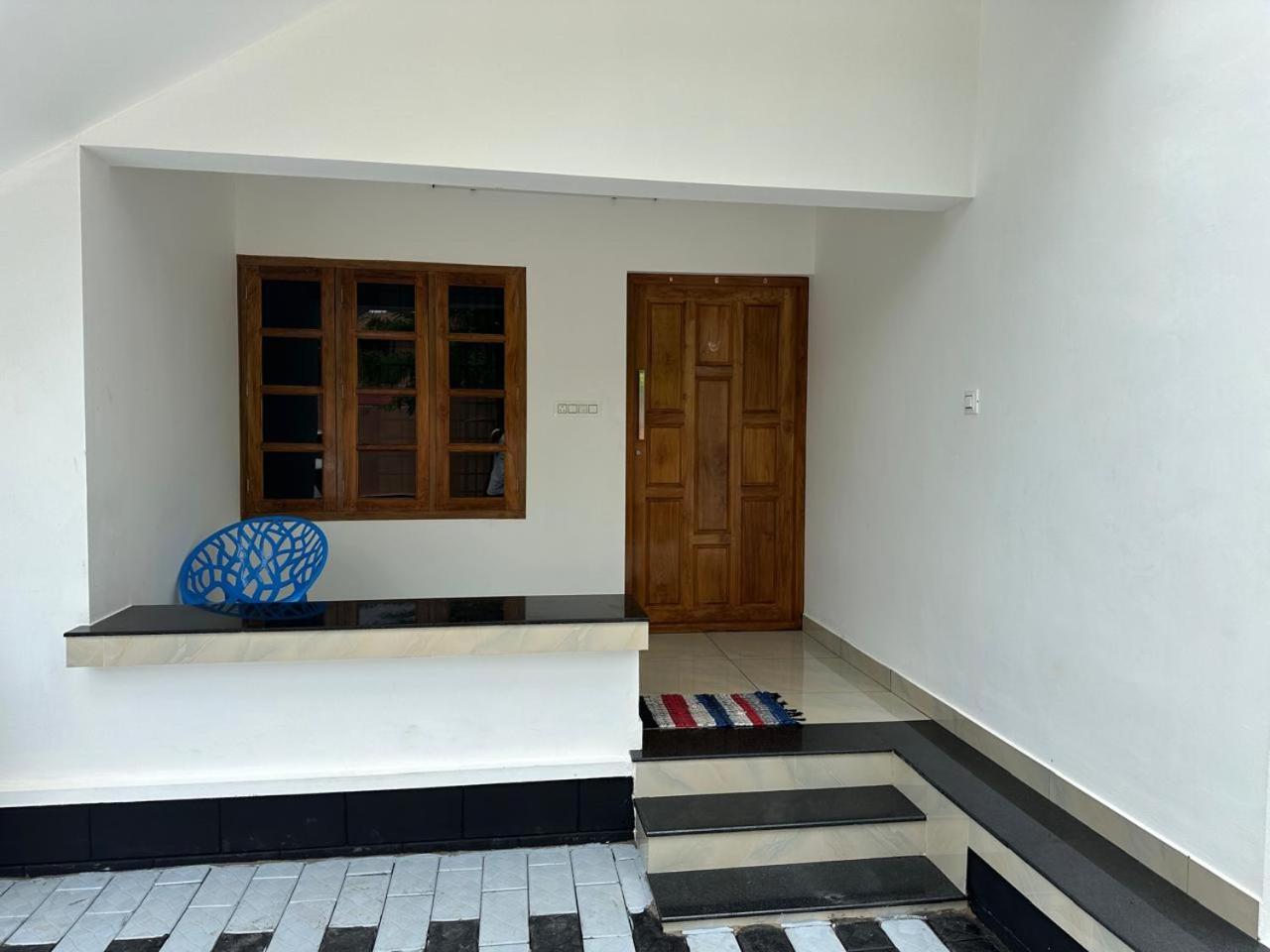 Deluxe One-Bedroom Apartment