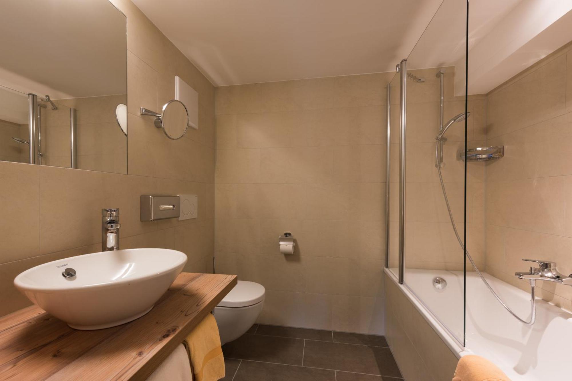 Double Room with two Extra Beds