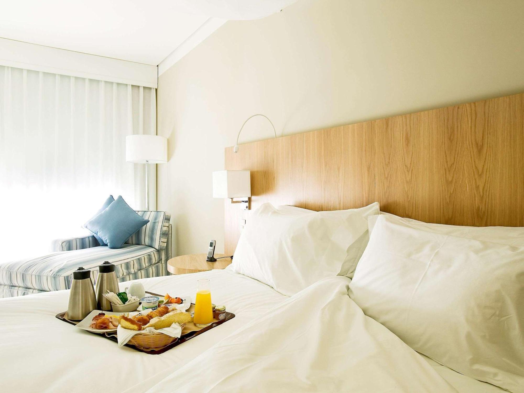 Superior Double Room with Balcony and Sea or Pool View