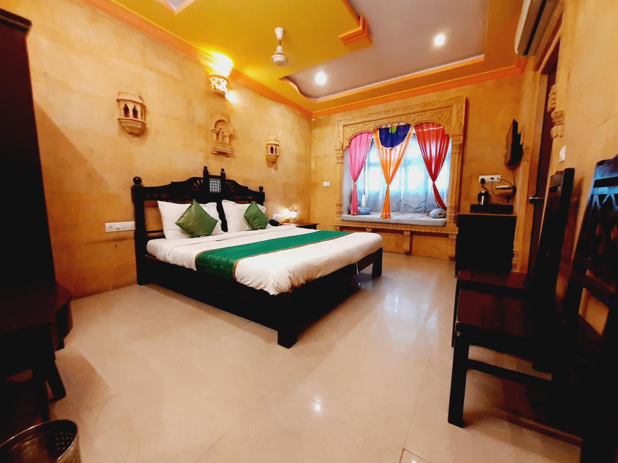 Deluxe Double or Twin Room