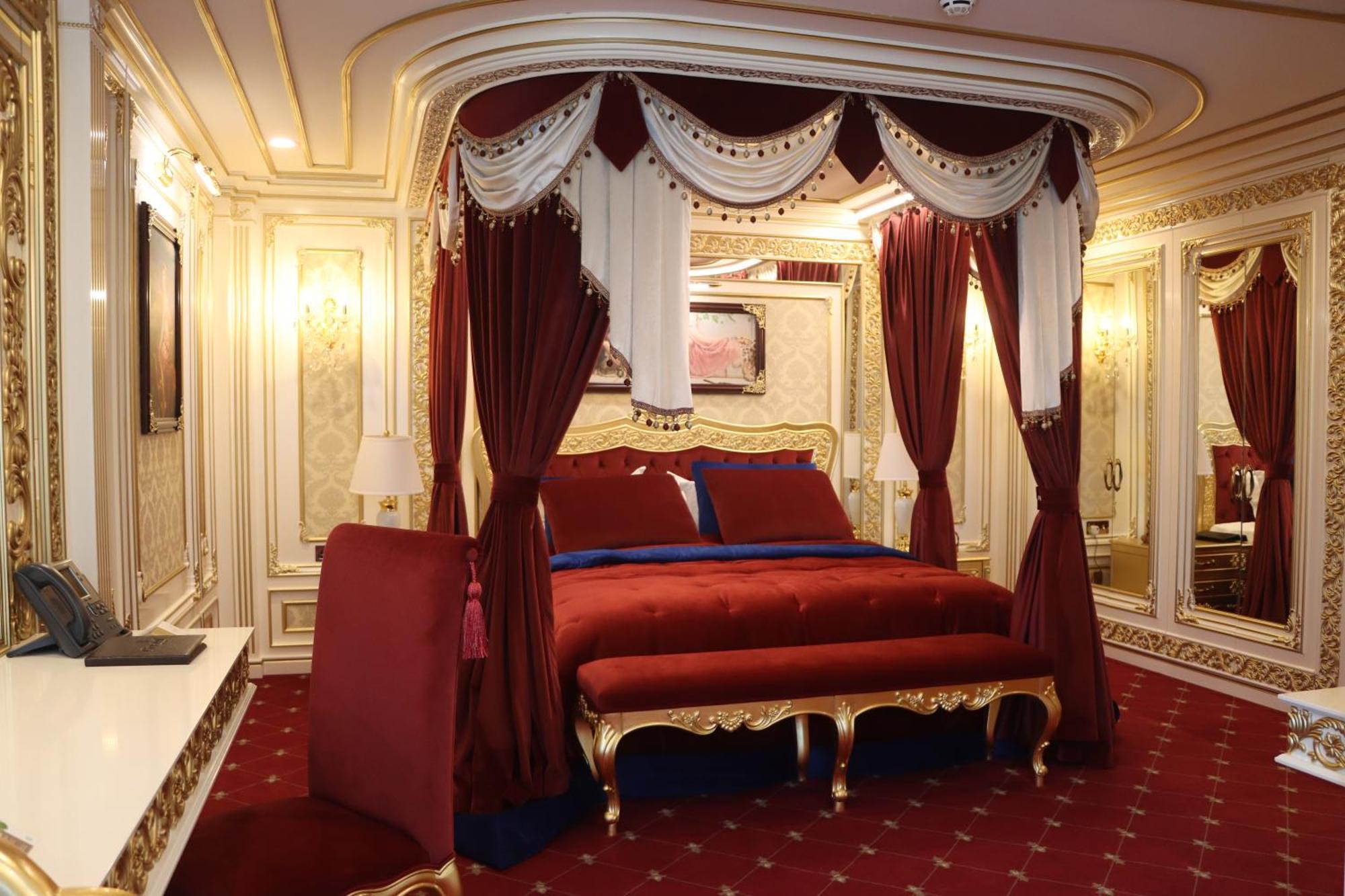 Superior King Suite