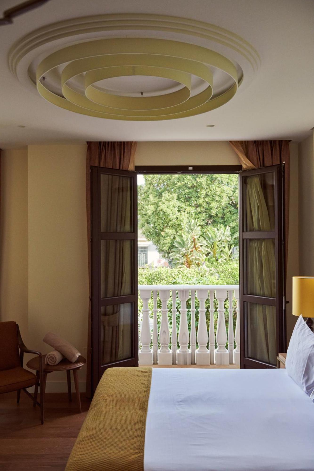 Deluxe Twin Room with View