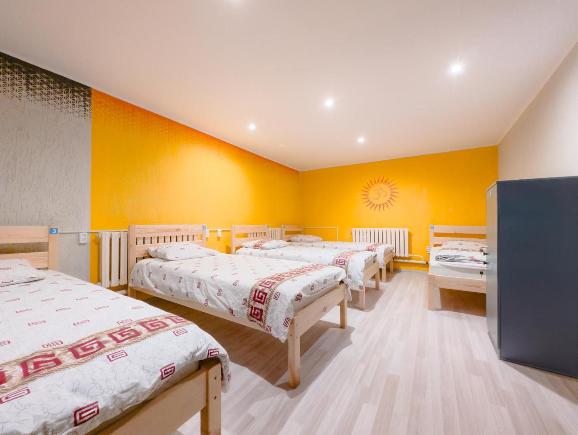 Single Bed in Mixed Dormitory Room