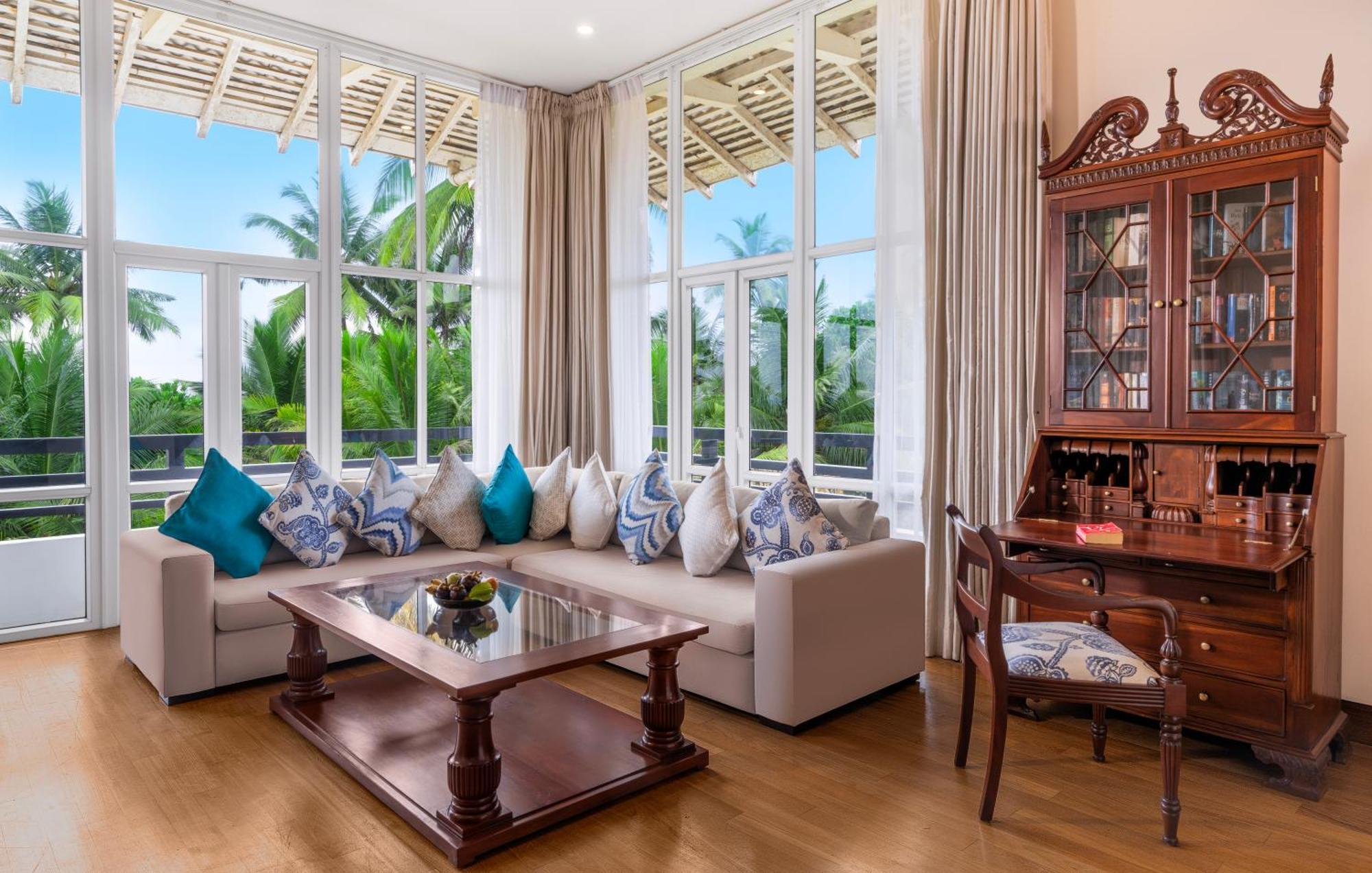 Luxury Suite with Poster Bed - Personal Butler service | Guaranteed Early Check-in (Mon–Thu stays) | Free Laundry (2 items per stay) | Valid for stays until 31 October 2026