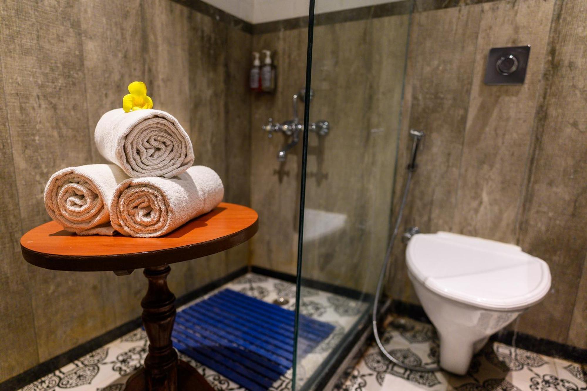 Heritage Cabin with Deck : 20% Off on Laundry service for upto 2 clothing item | 10% off on F&S.B with a-la-carte selection | Complimentary Welcome Drink on arrival