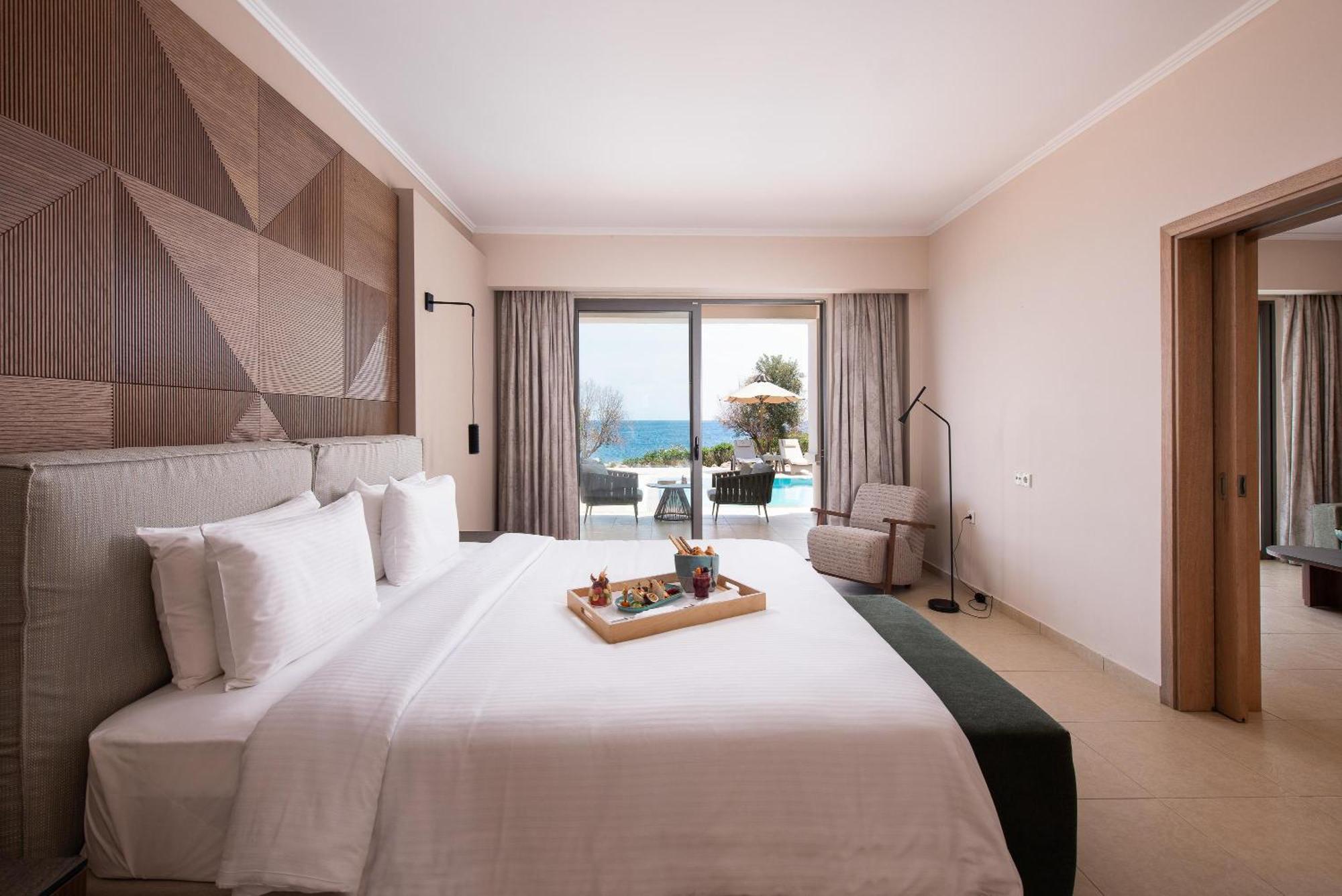 Royal Suite with Sea View and Private Pool