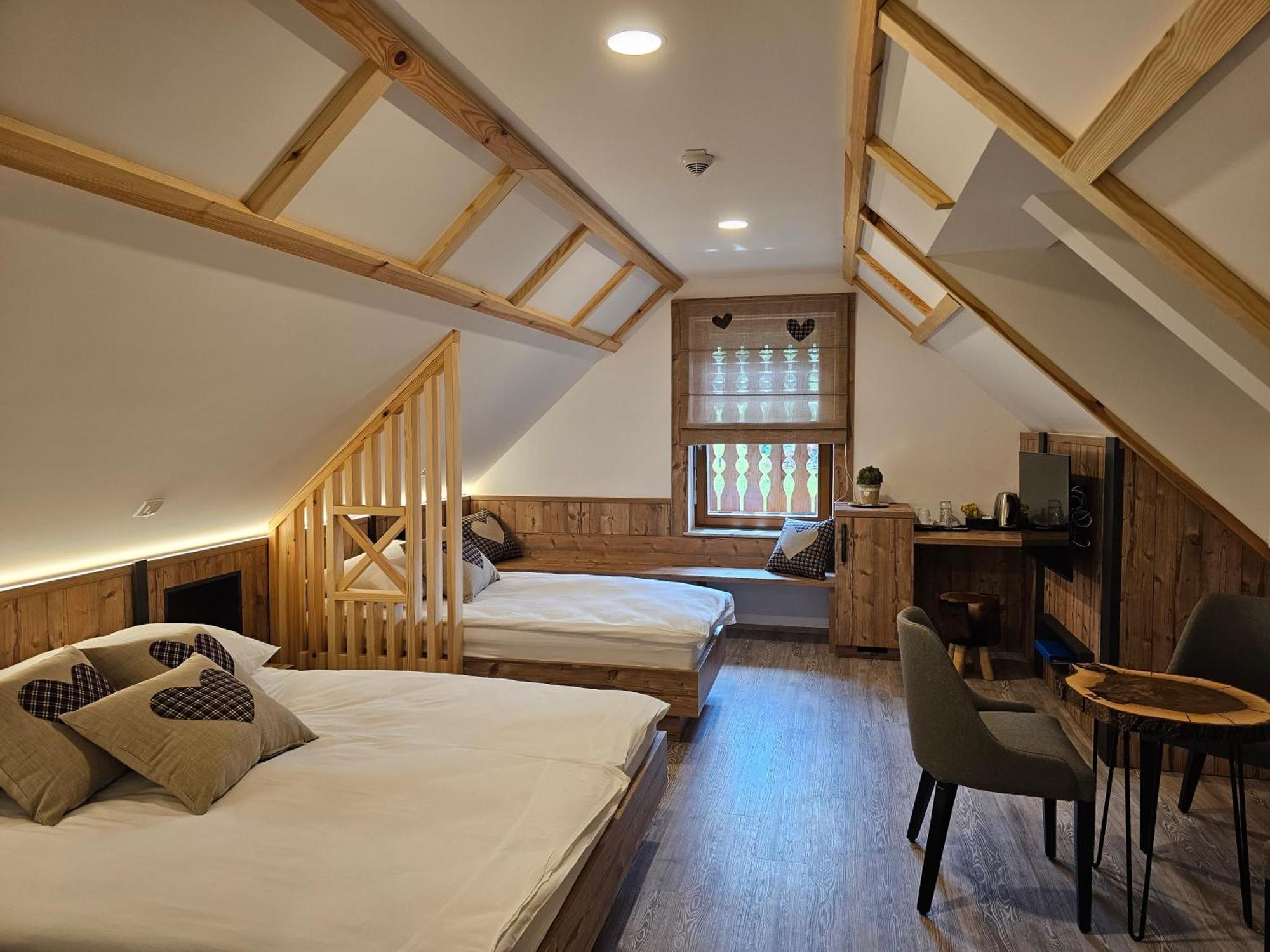 Classic Triple Room - Attic