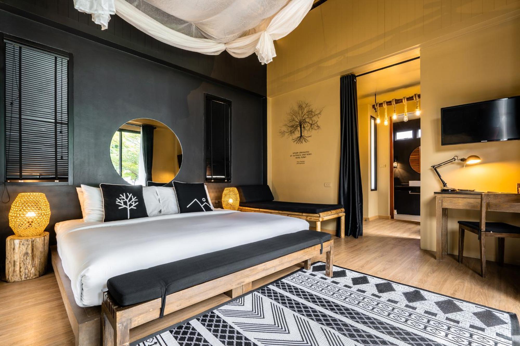 Studio Villa with Ocean View Free Kayak, Paddle Board and Playground