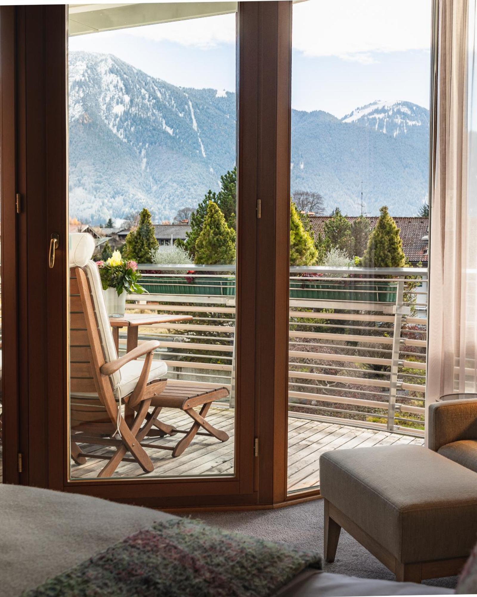 Elegant Nature Deluxe Double Room with Alpine View