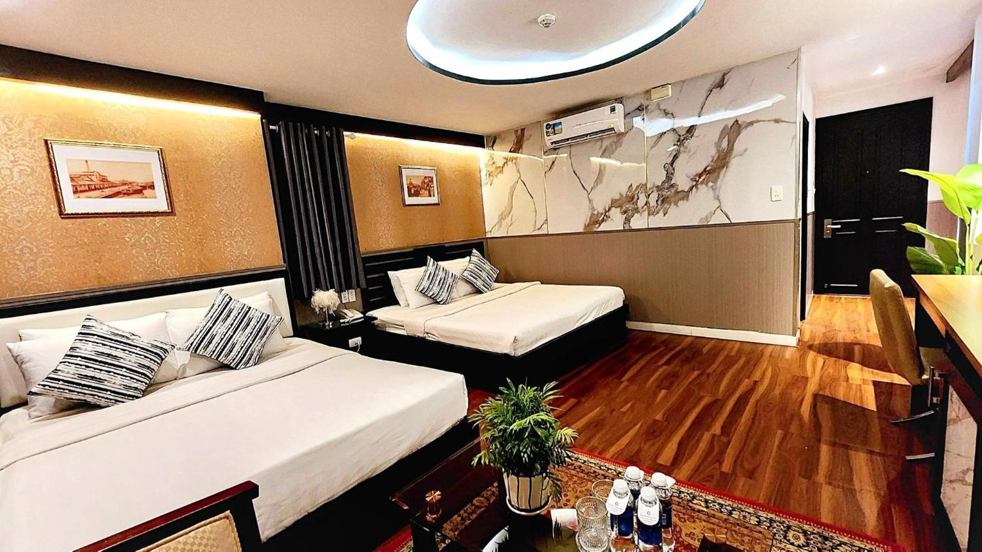 Deluxe Family Room