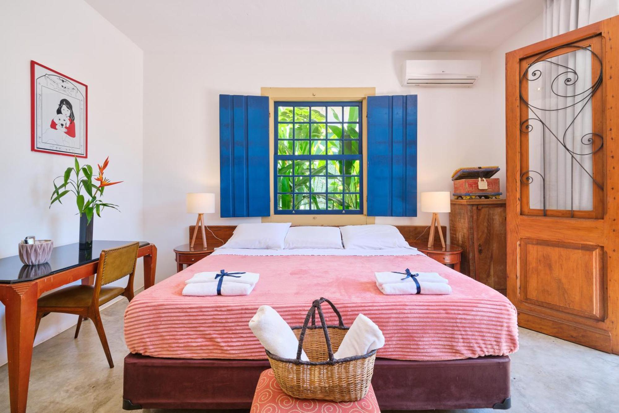 Deluxe Suite with Spa Bath